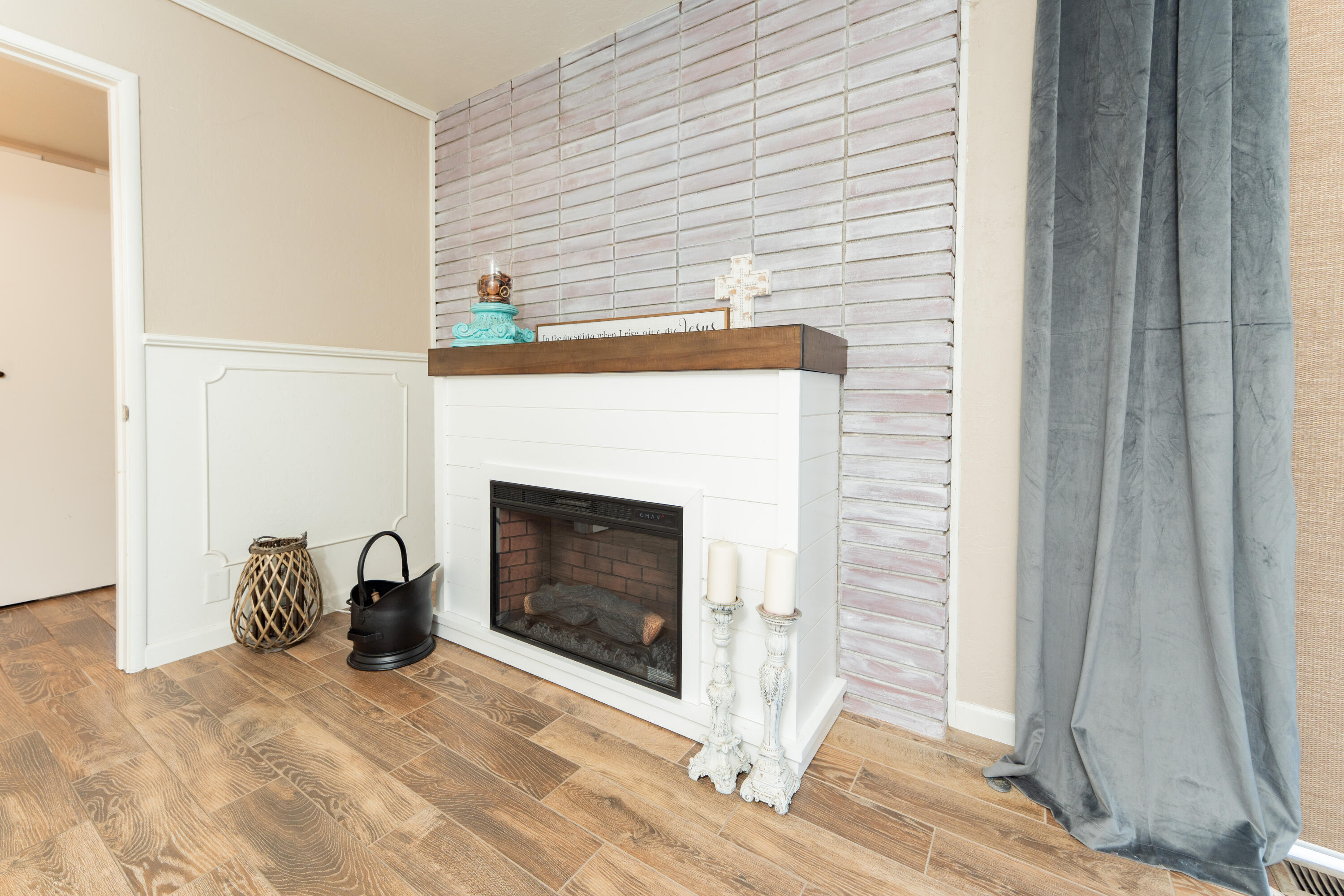 1145 N M St, Tulare, CA 93274