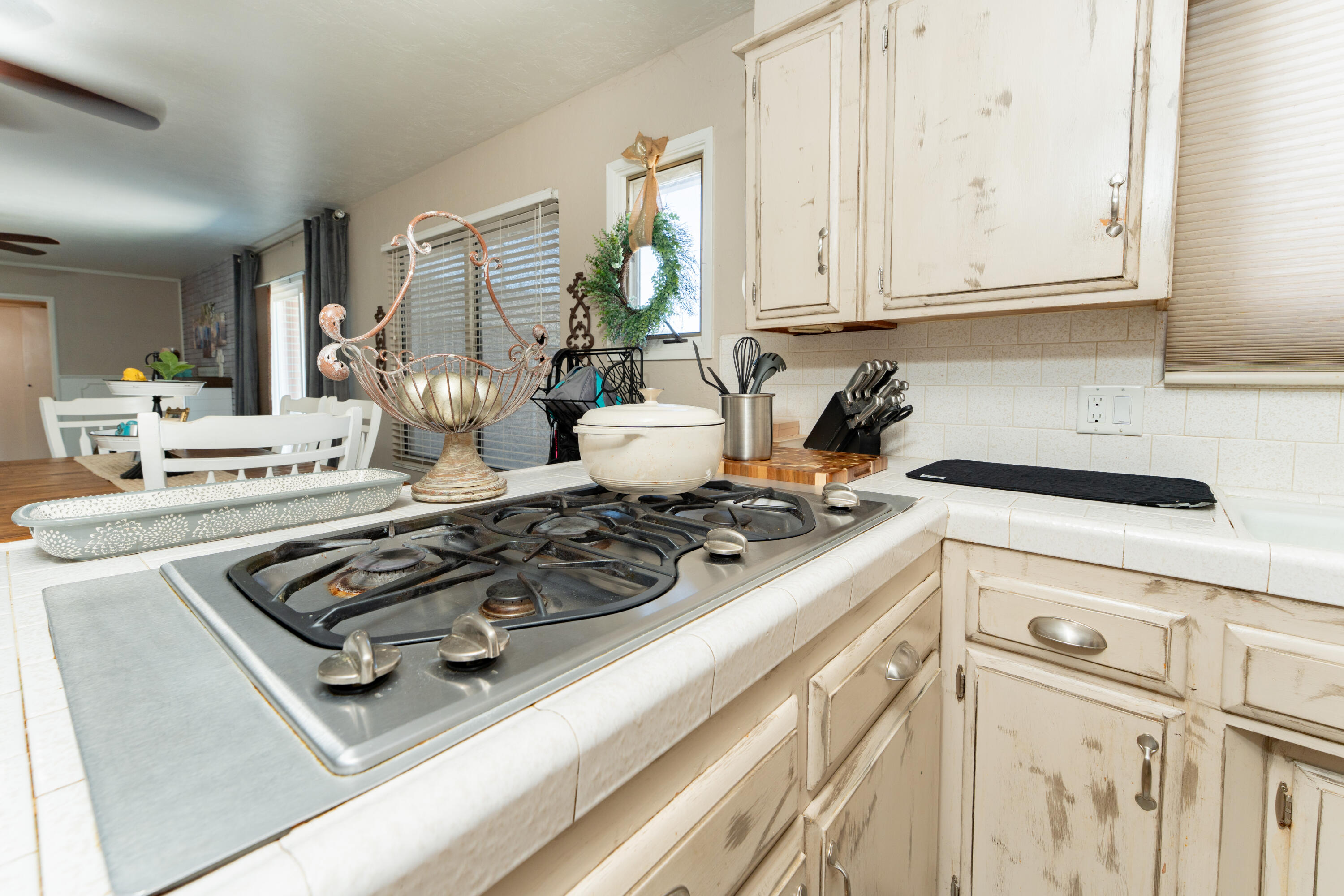 1145 N M St, Tulare, CA 93274