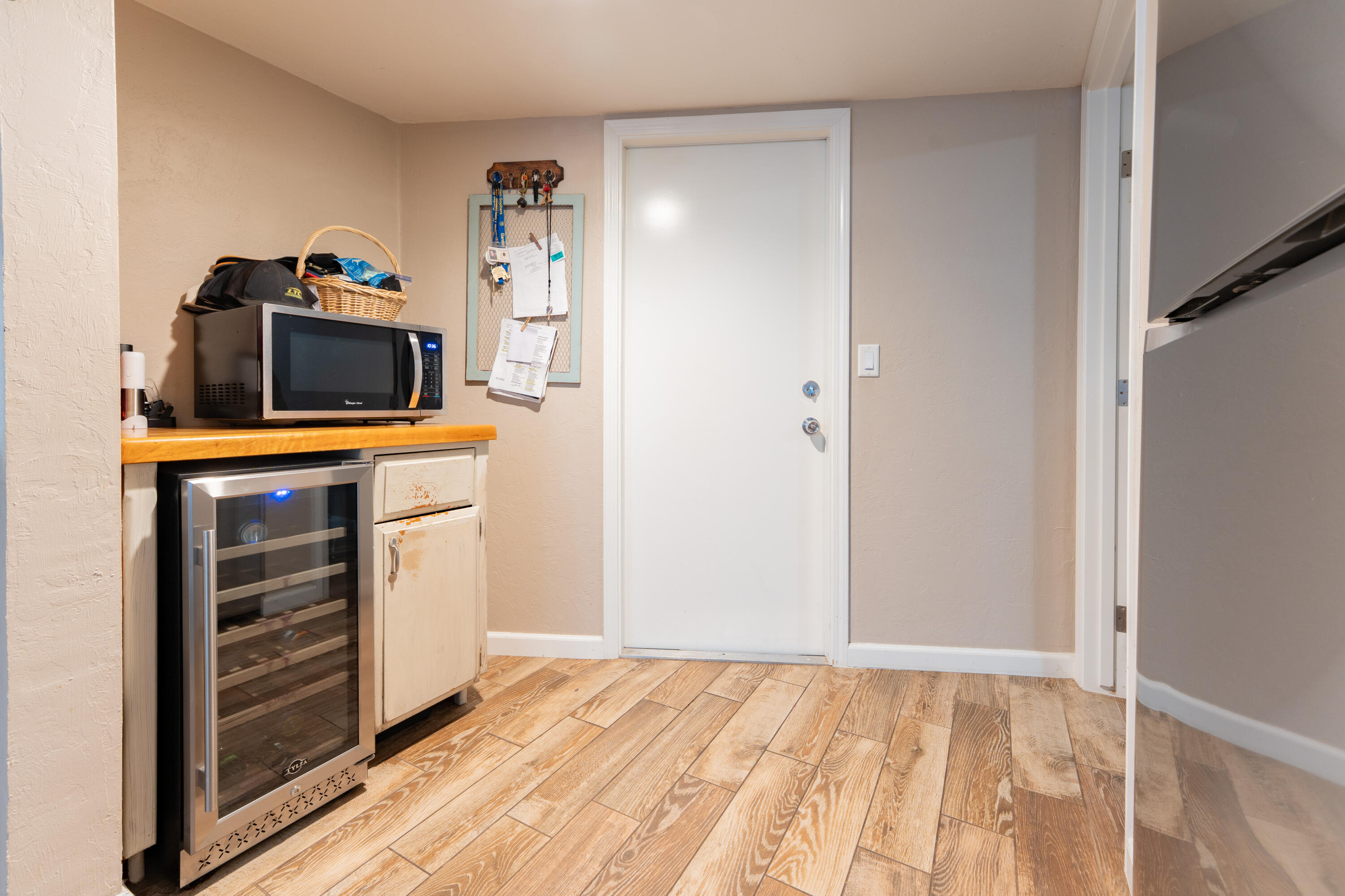 1145 N M St, Tulare, CA 93274