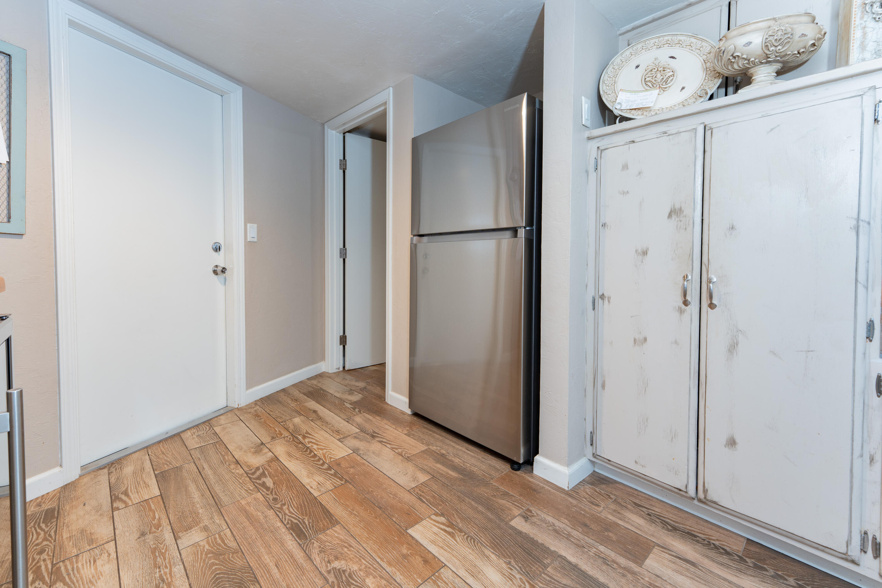 1145 N M St, Tulare, CA 93274