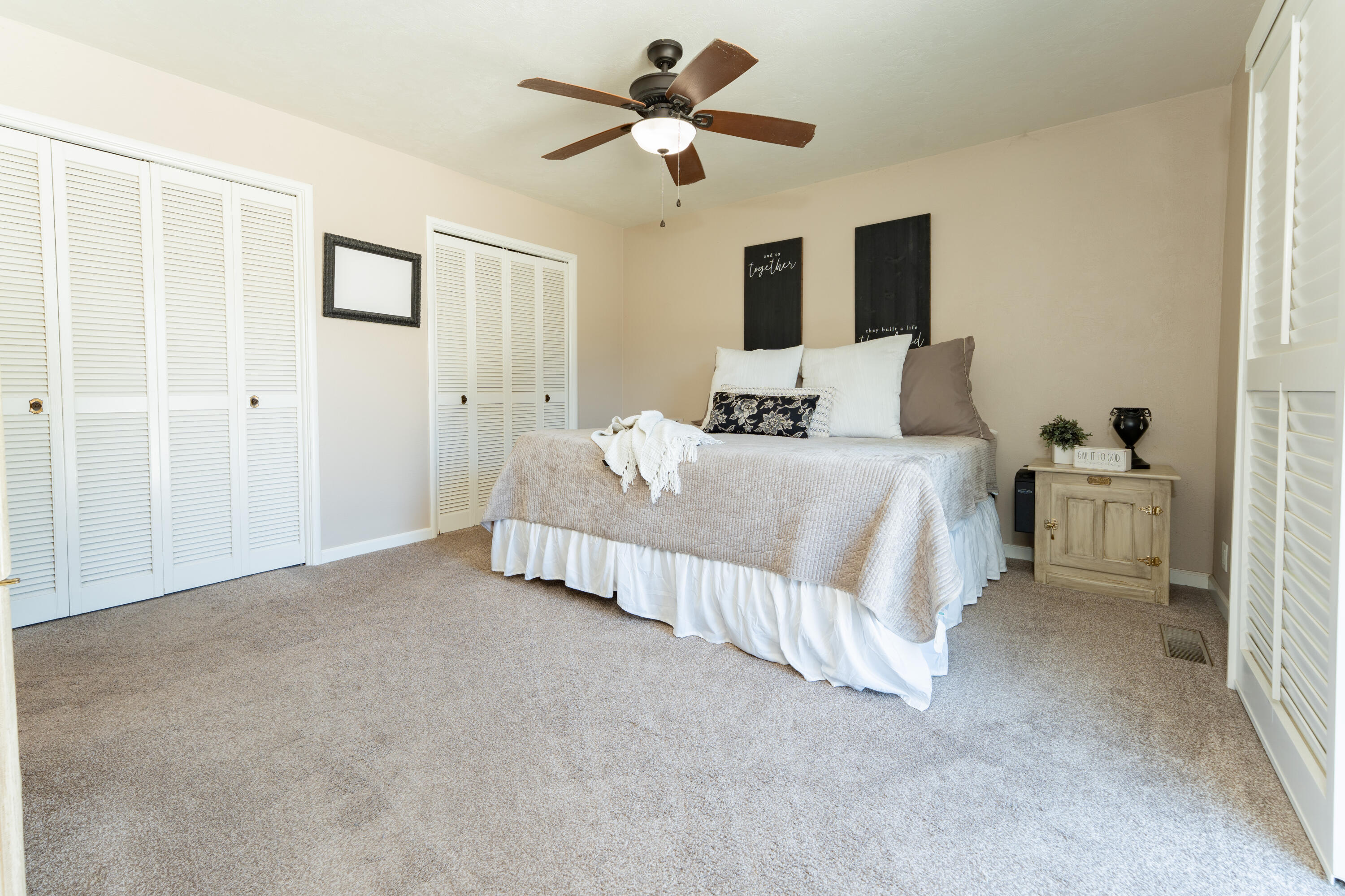 1145 N M St, Tulare, CA 93274