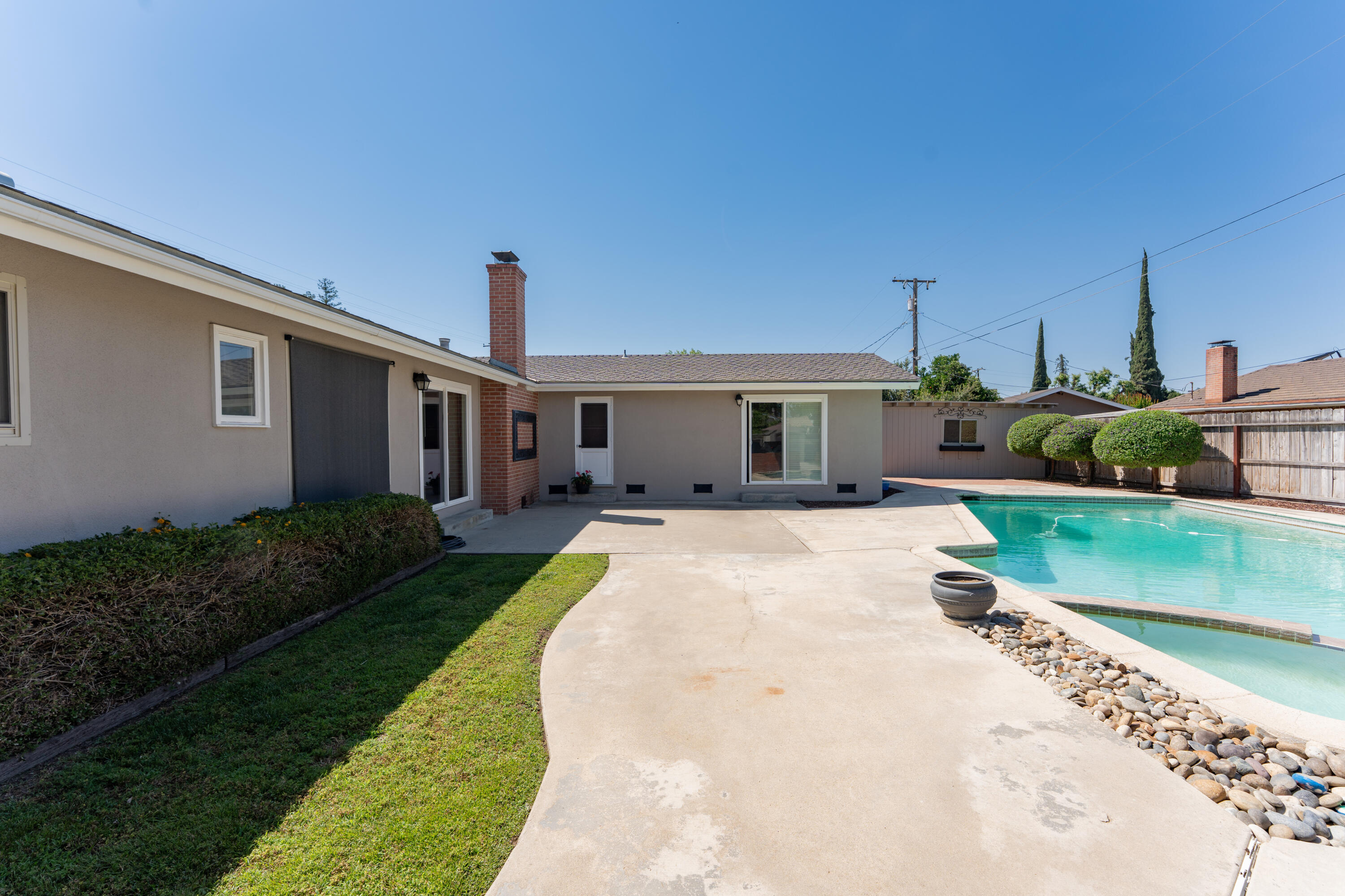 1145 N M St, Tulare, CA 93274