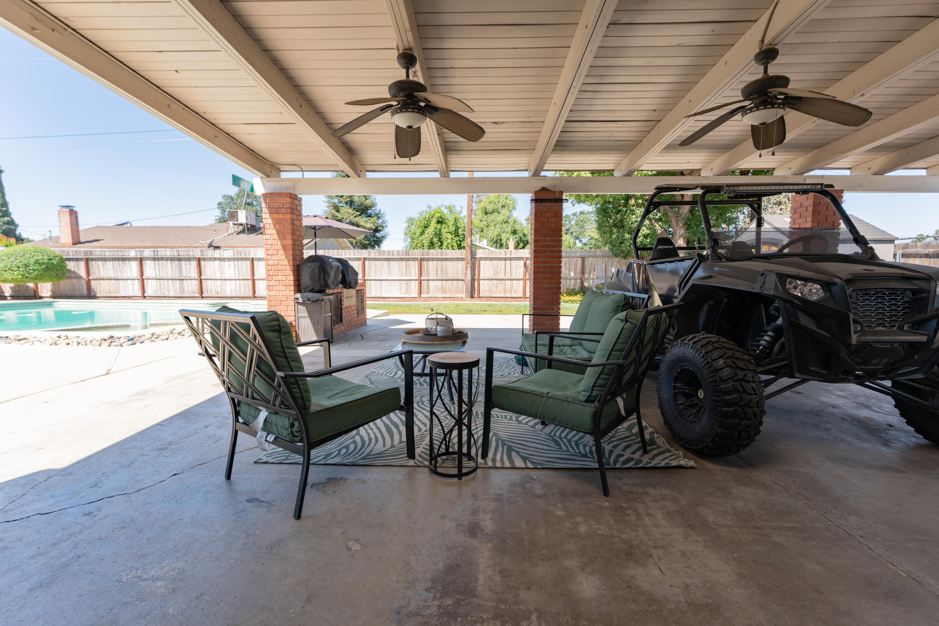 1145 N M St, Tulare, CA 93274