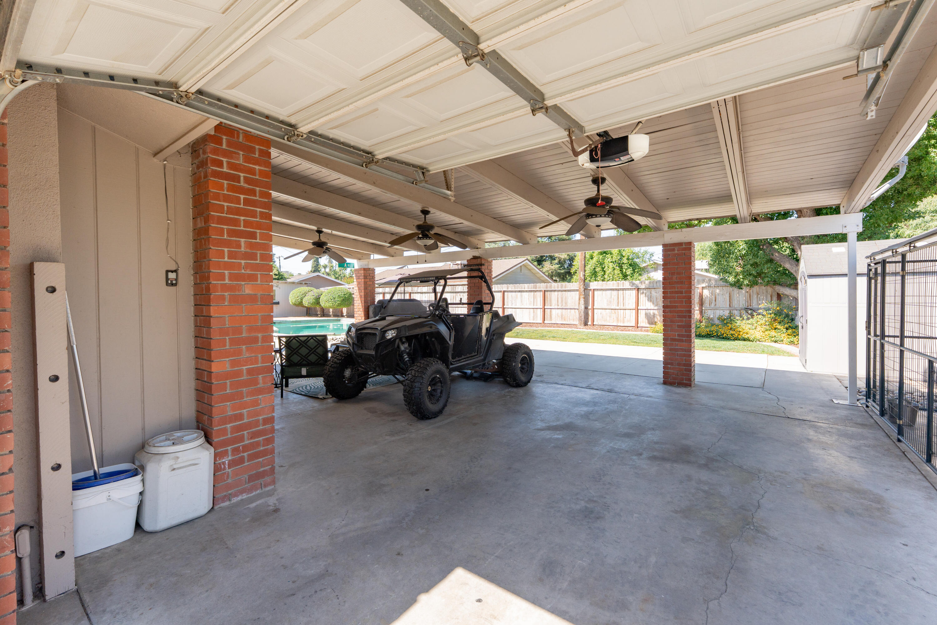 1145 N M St, Tulare, CA 93274