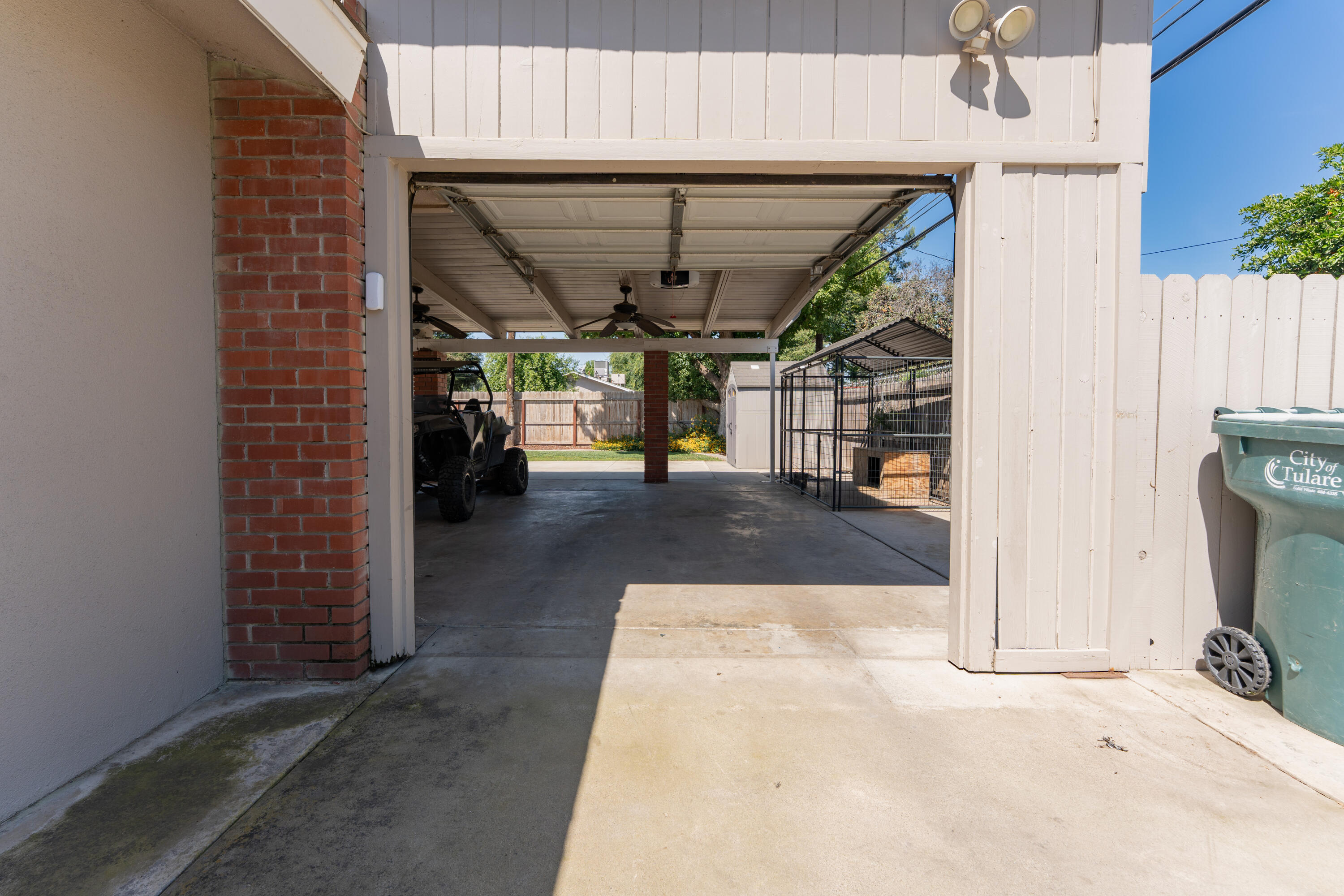 1145 N M St, Tulare, CA 93274