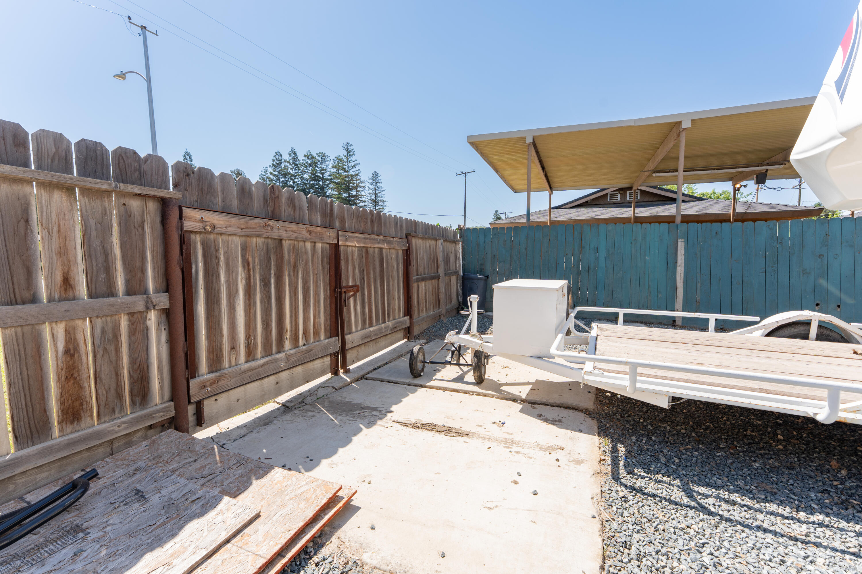 1145 N M St, Tulare, CA 93274