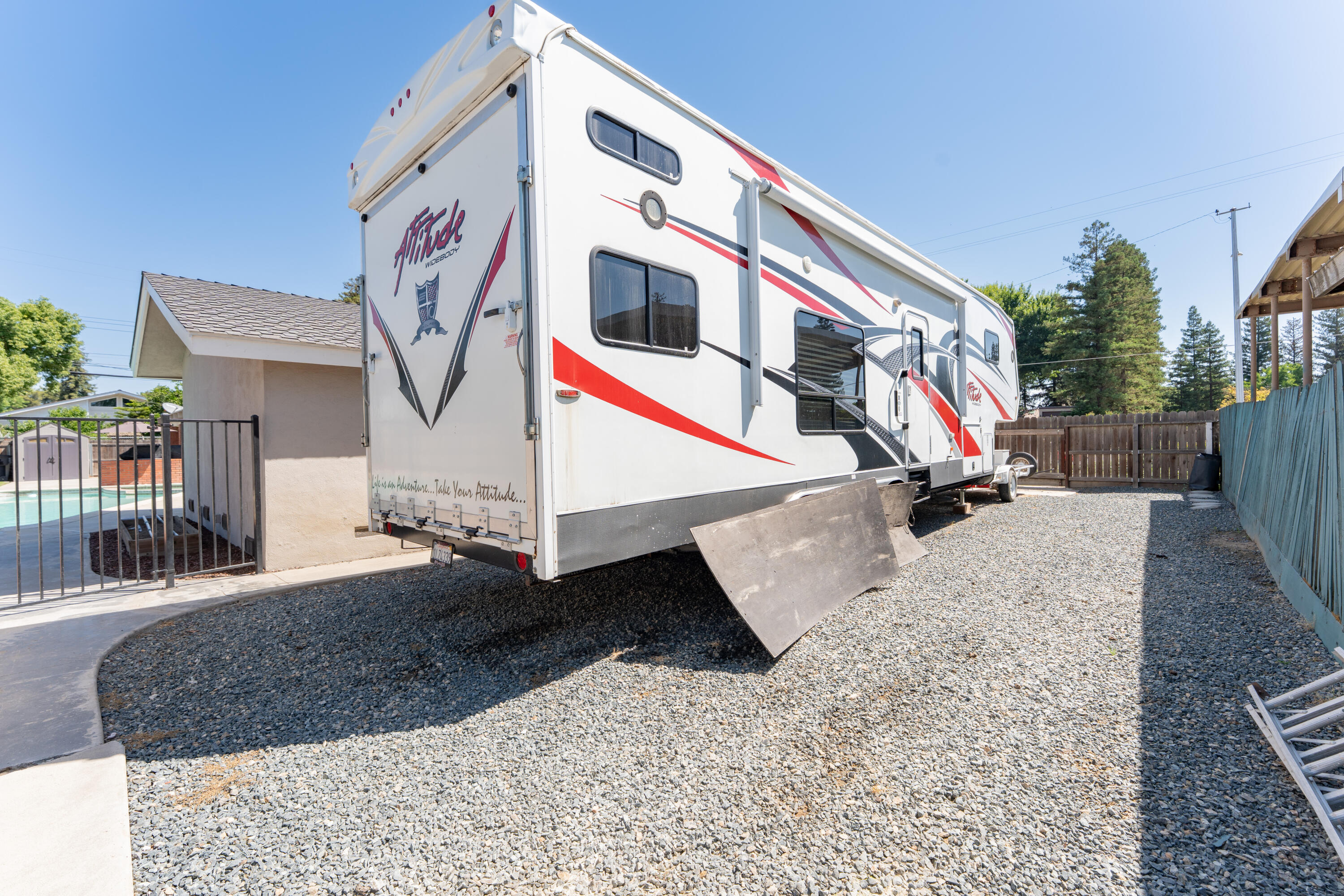 1145 N M St, Tulare, CA 93274