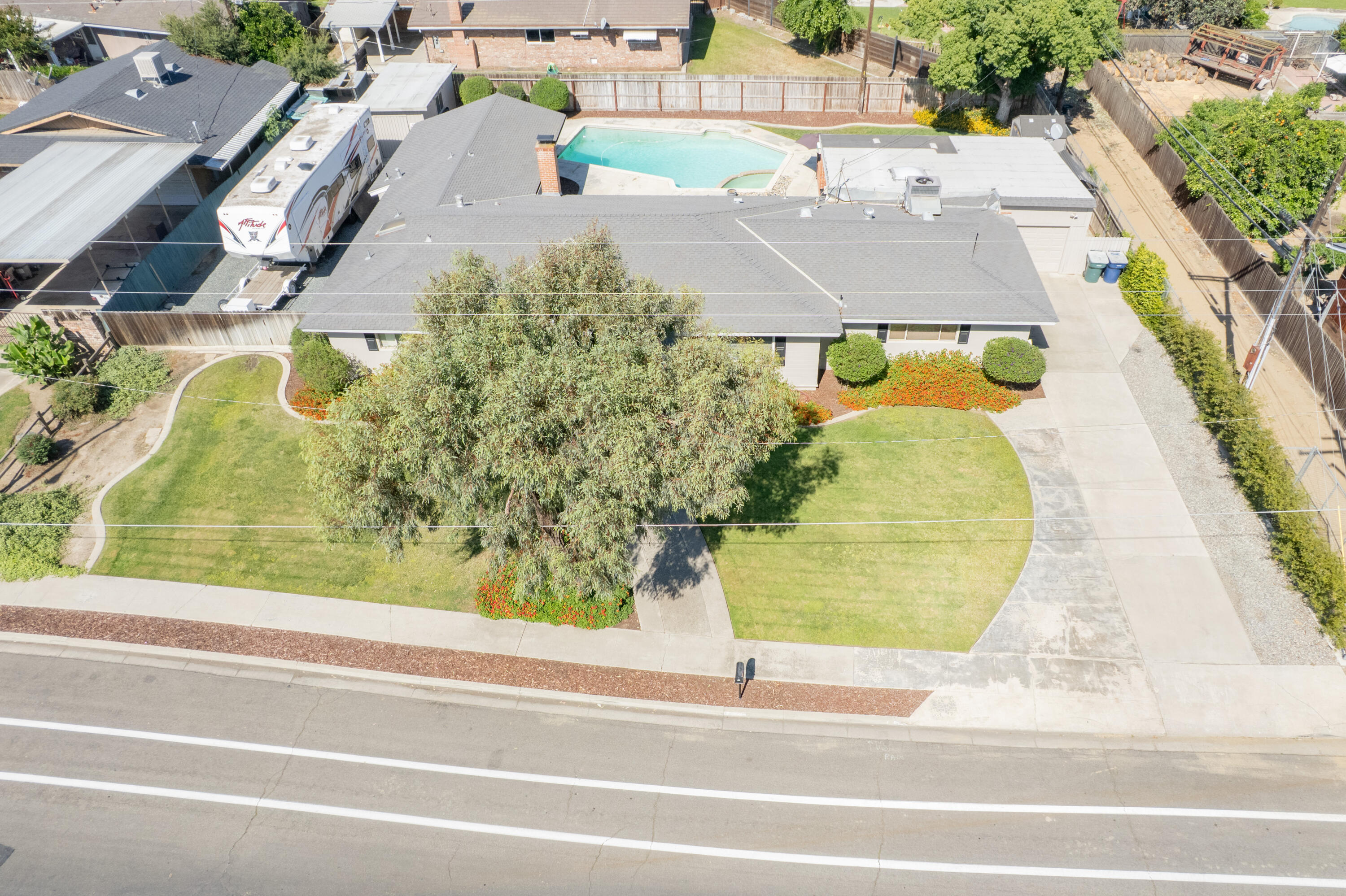 1145 N M St, Tulare, CA 93274