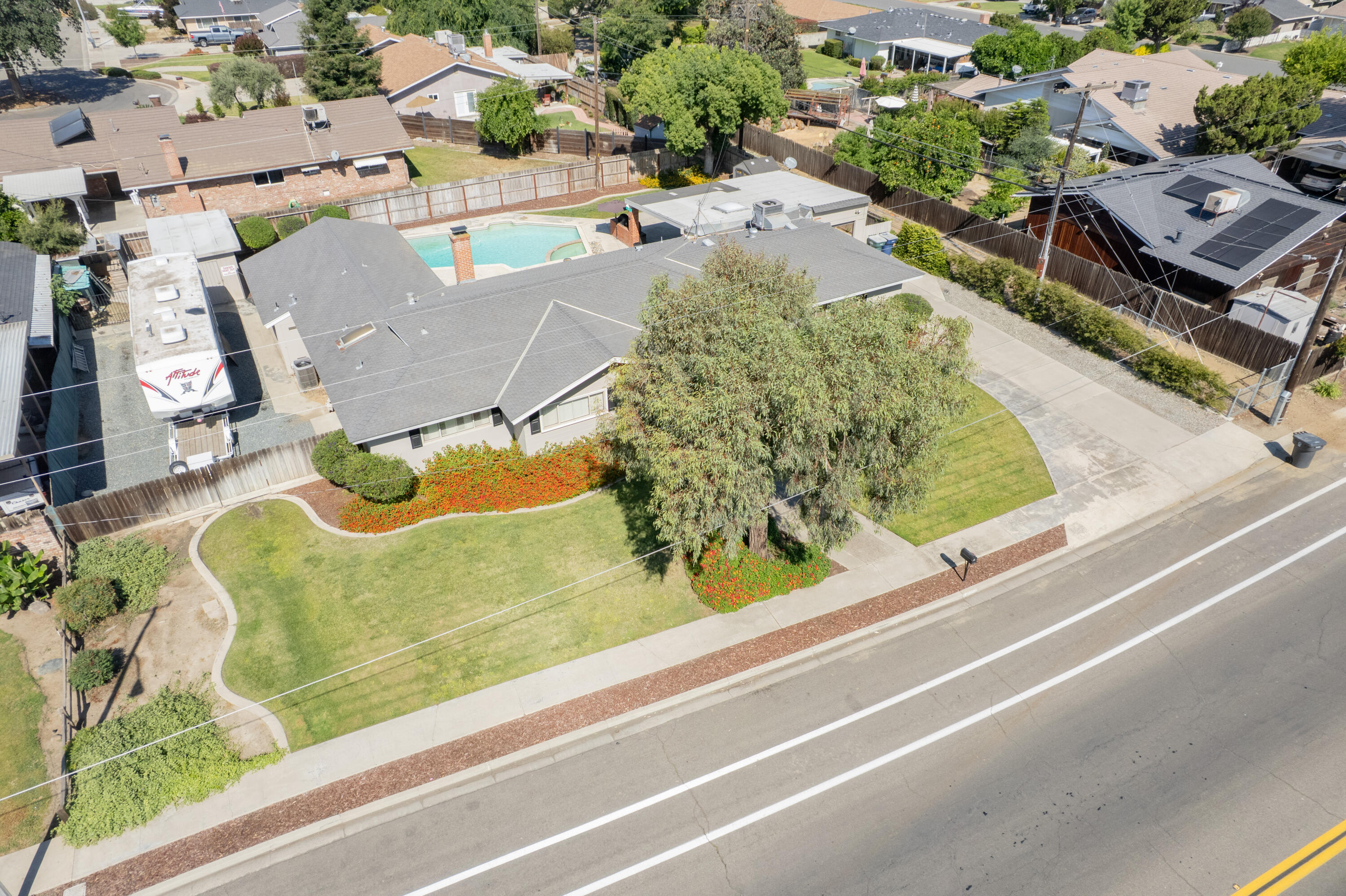 1145 N M St, Tulare, CA 93274
