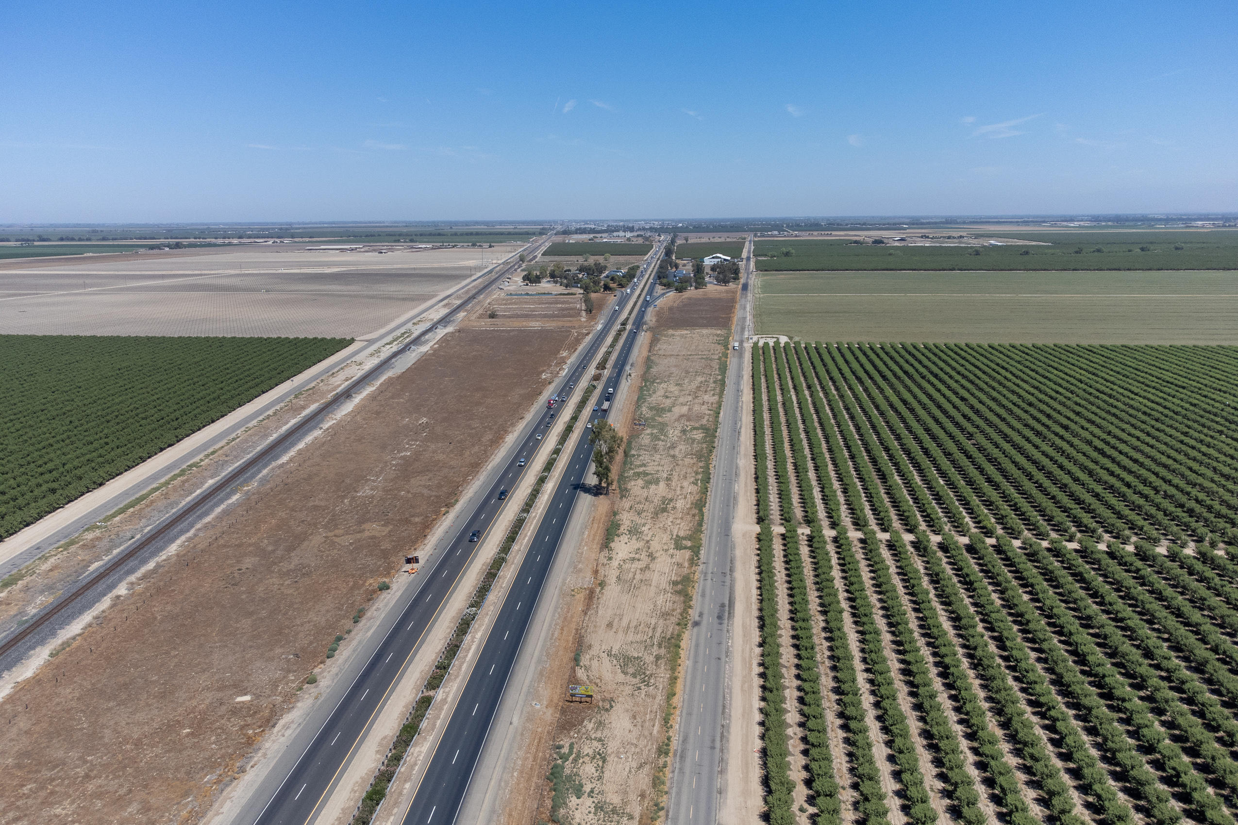 0 Ca-99, Tulare, CA 93274