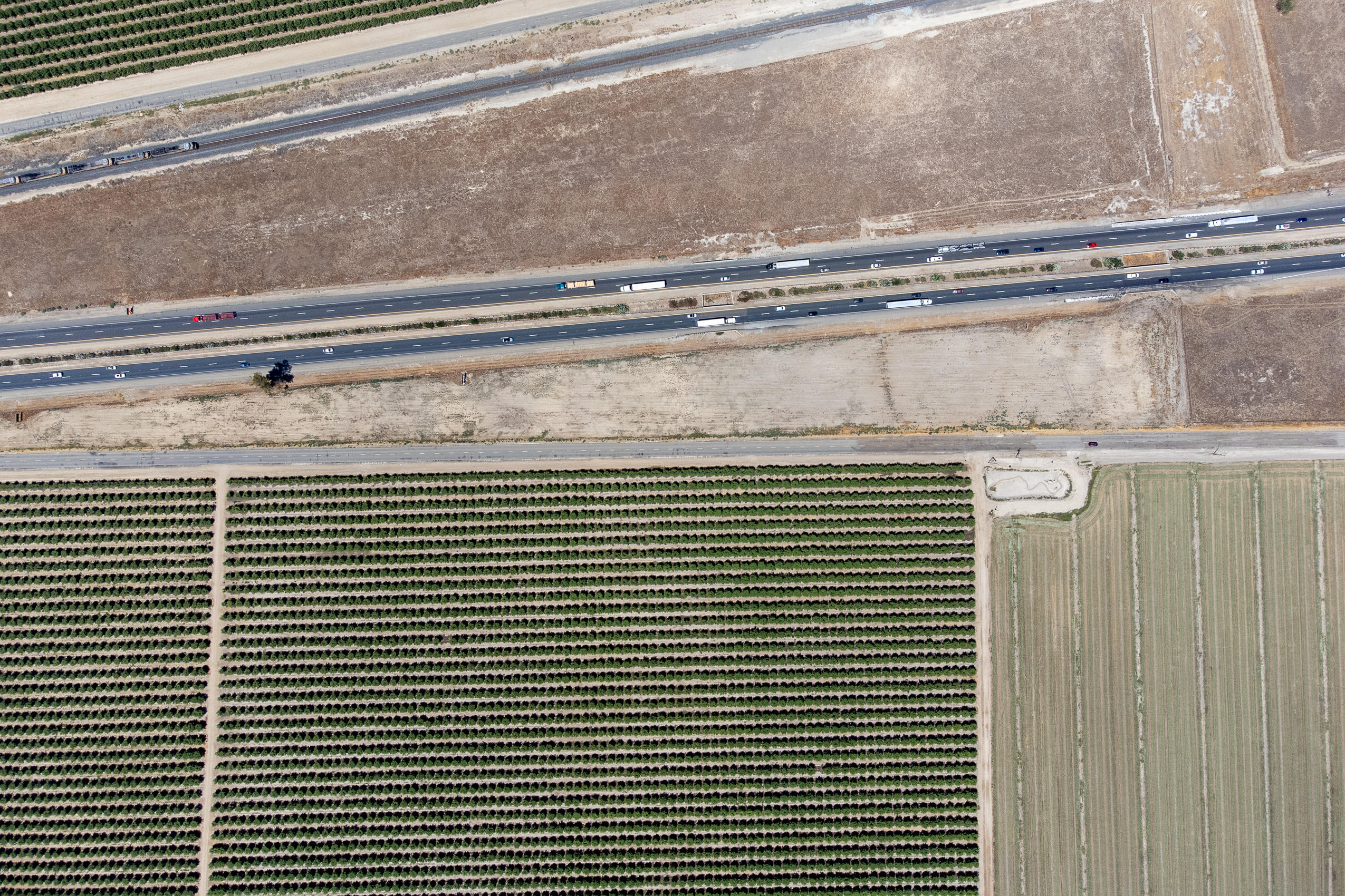 0 Ca-99, Tulare, CA 93274