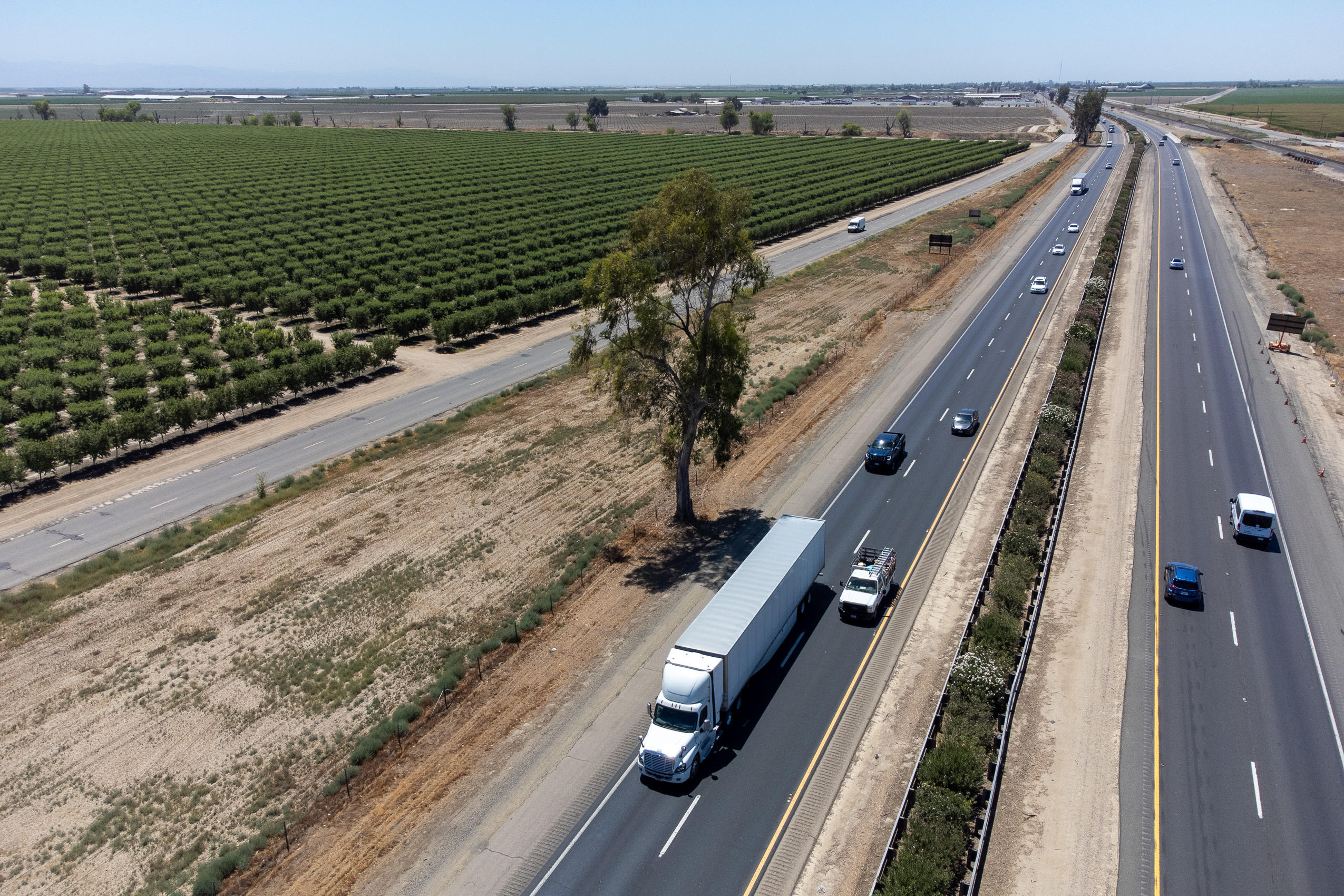 0 Ca-99, Tulare, CA 93274