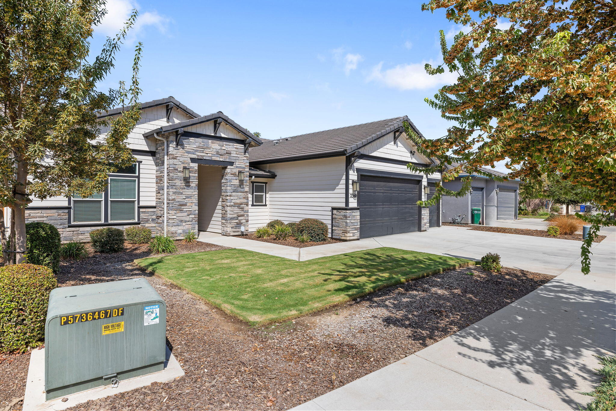 2360 W Bel Aire Ct, Porterville, CA 93257