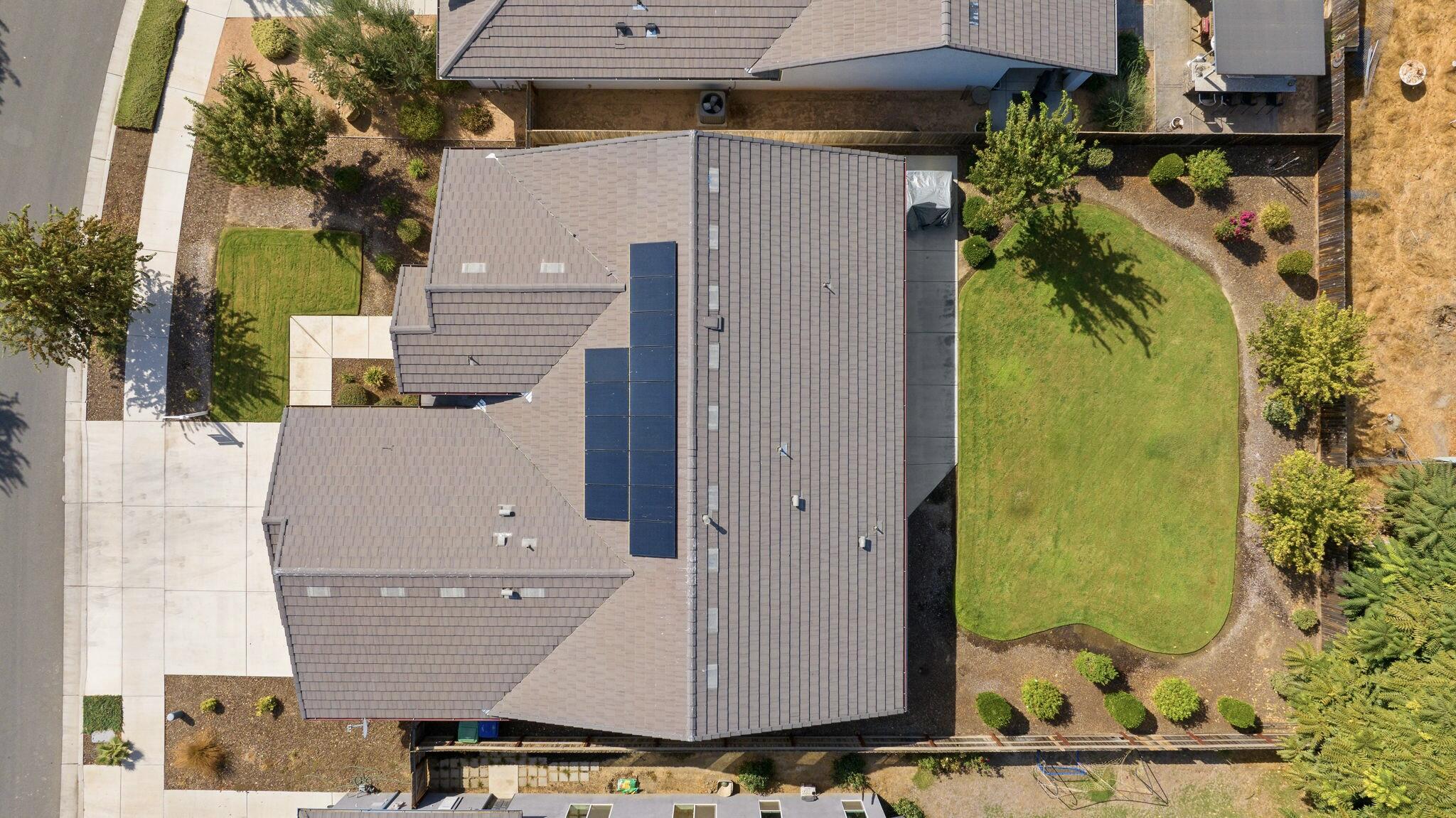 2360 W Bel Aire Ct, Porterville, CA 93257