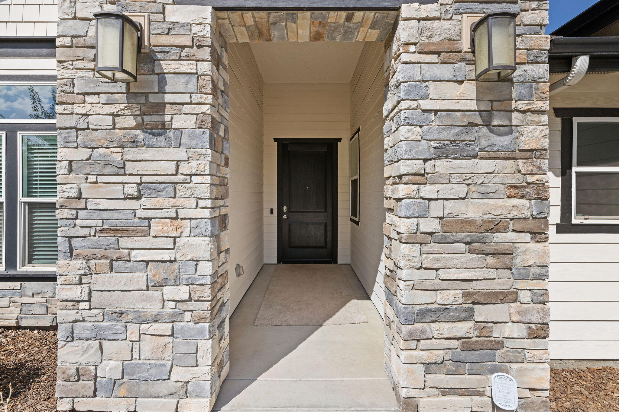 2360 W Bel Aire Ct, Porterville, CA 93257