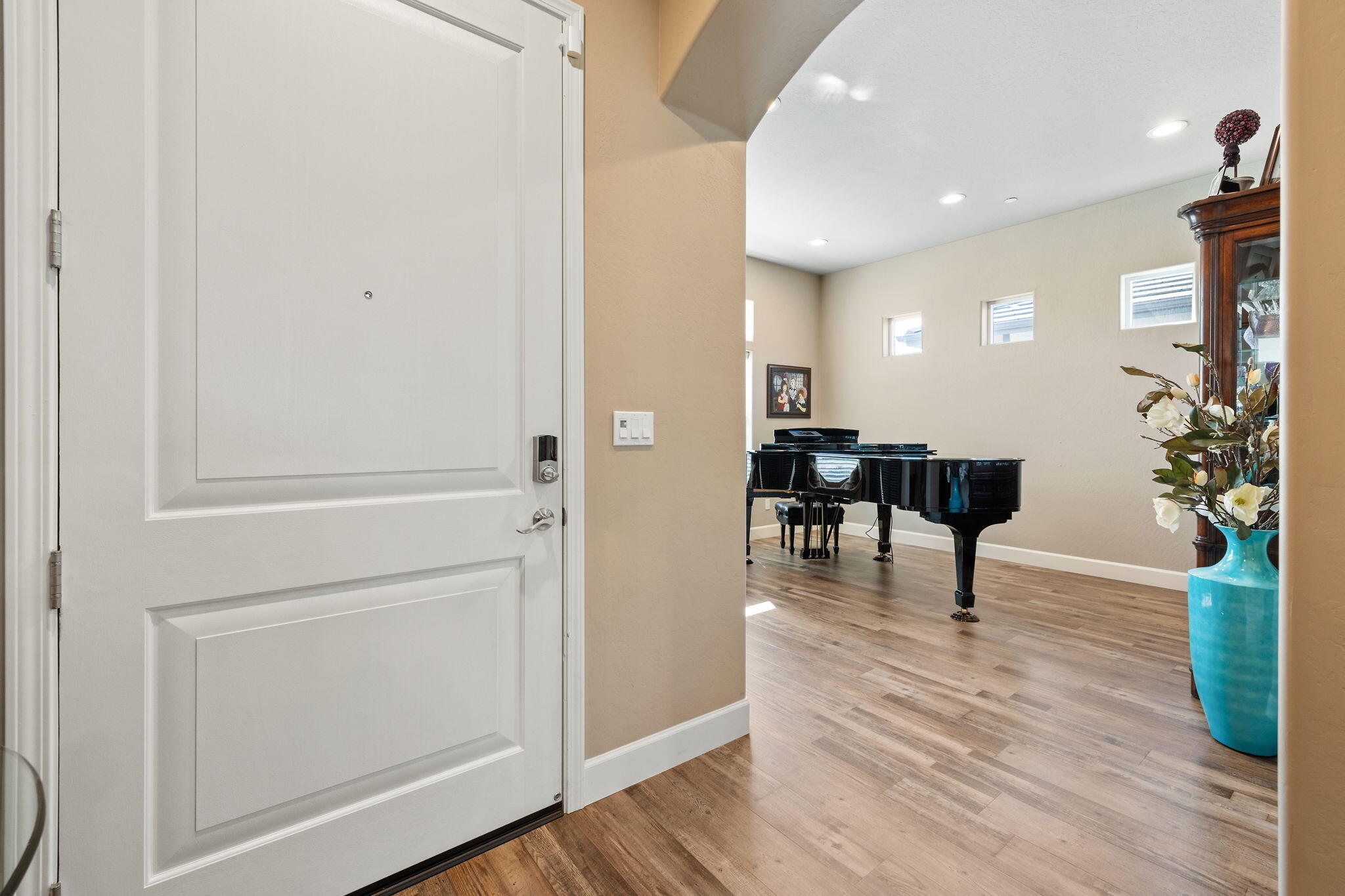 2360 W Bel Aire Ct, Porterville, CA 93257