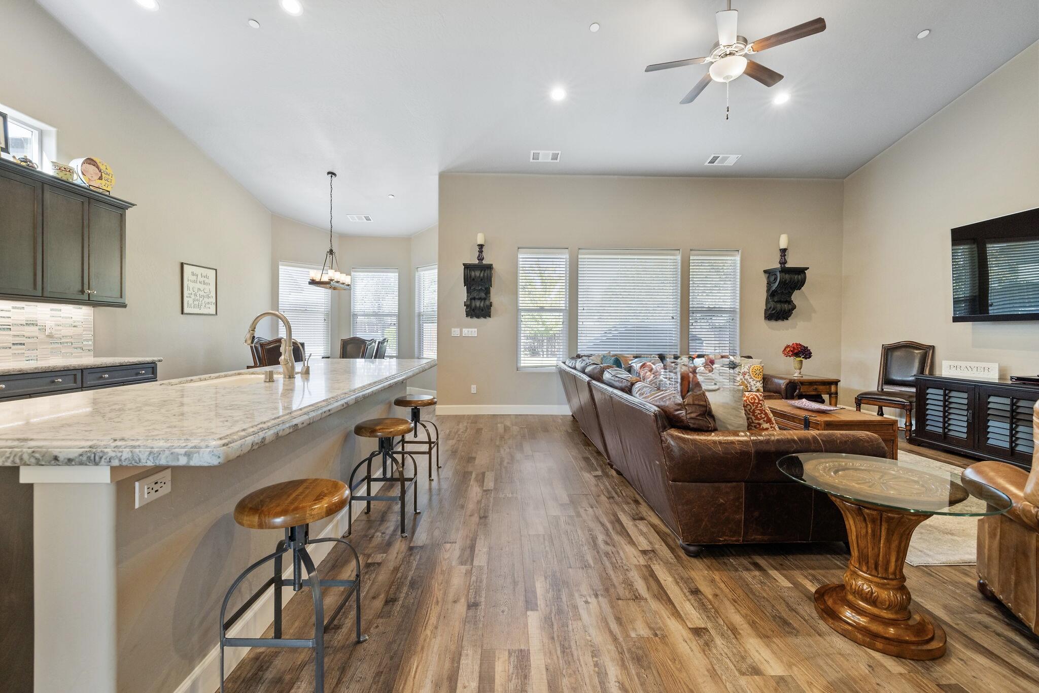 2360 W Bel Aire Ct, Porterville, CA 93257