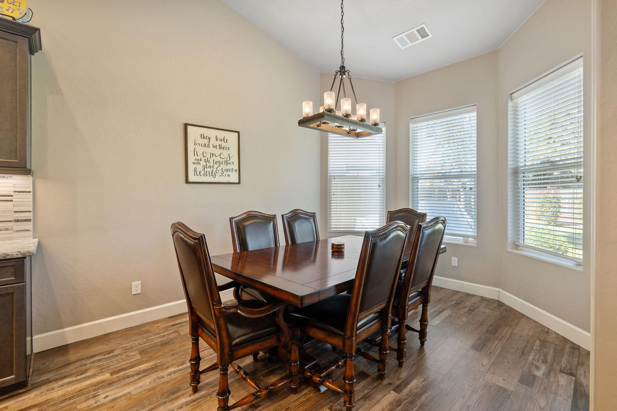 2360 W Bel Aire Ct, Porterville, CA 93257