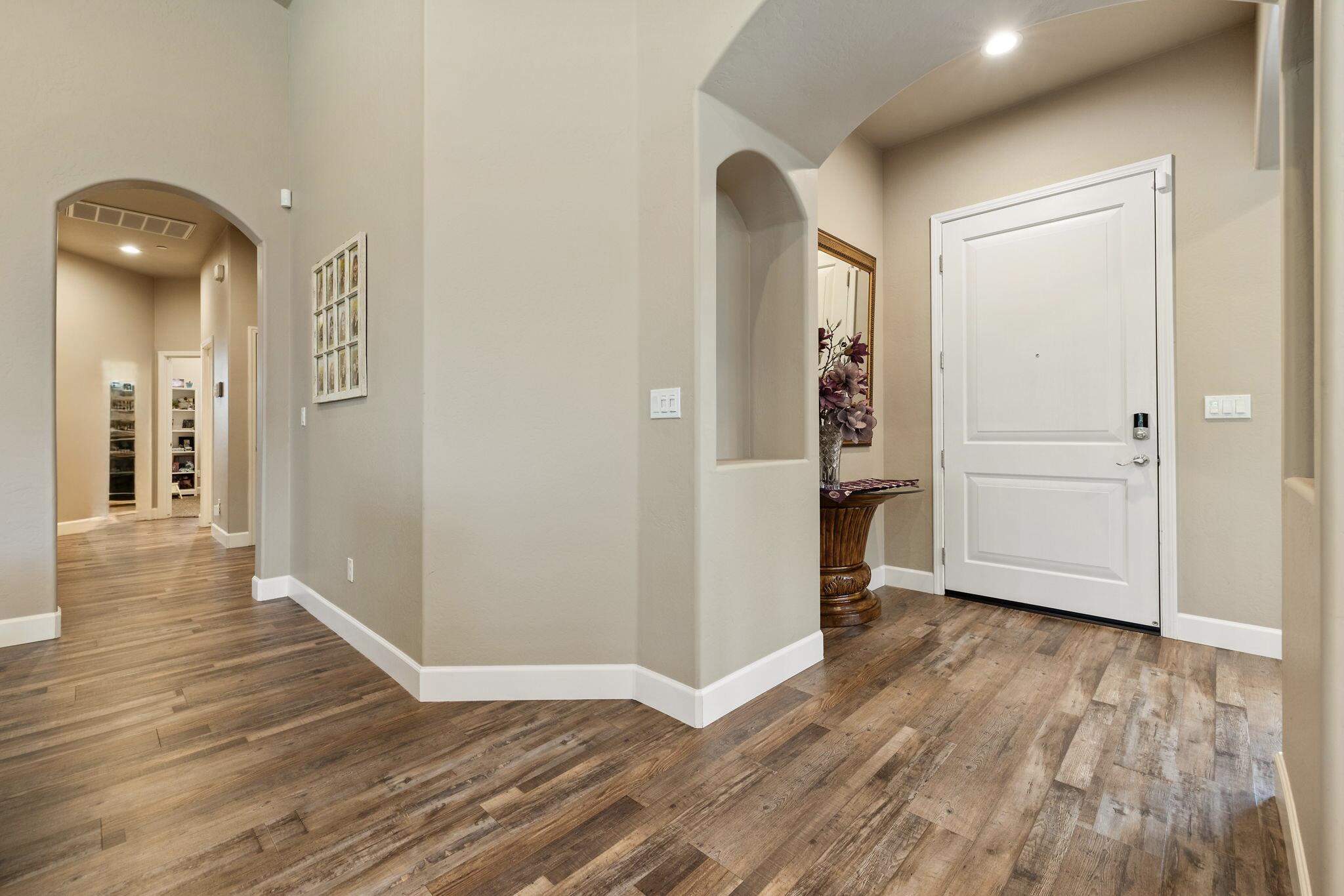 2360 W Bel Aire Ct, Porterville, CA 93257