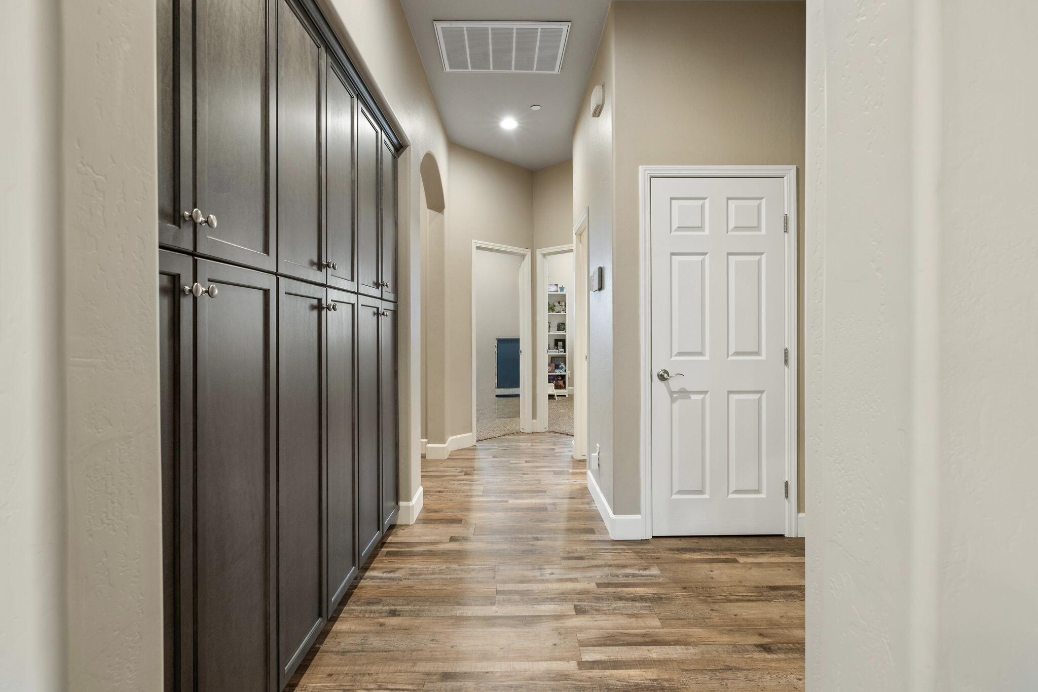 2360 W Bel Aire Ct, Porterville, CA 93257