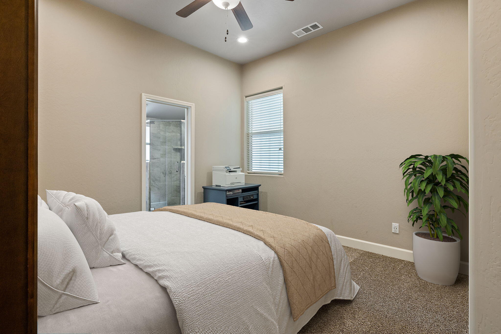 2360 W Bel Aire Ct, Porterville, CA 93257