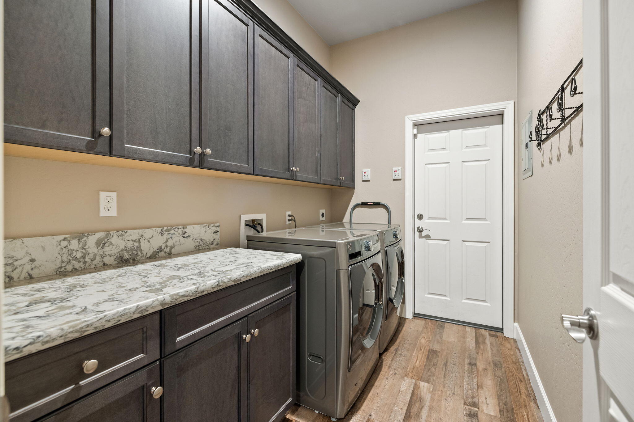 2360 W Bel Aire Ct, Porterville, CA 93257