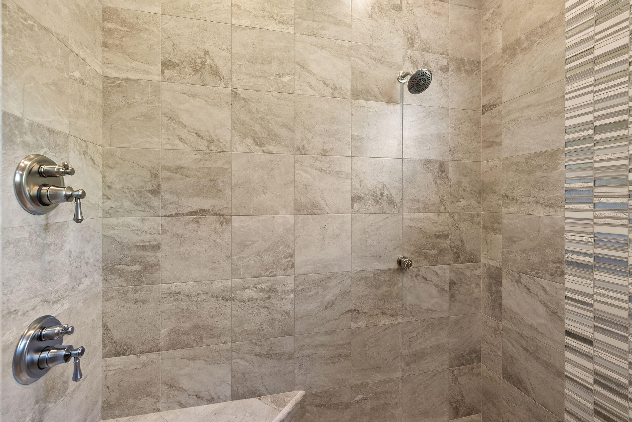 2360 W Bel Aire Ct, Porterville, CA 93257