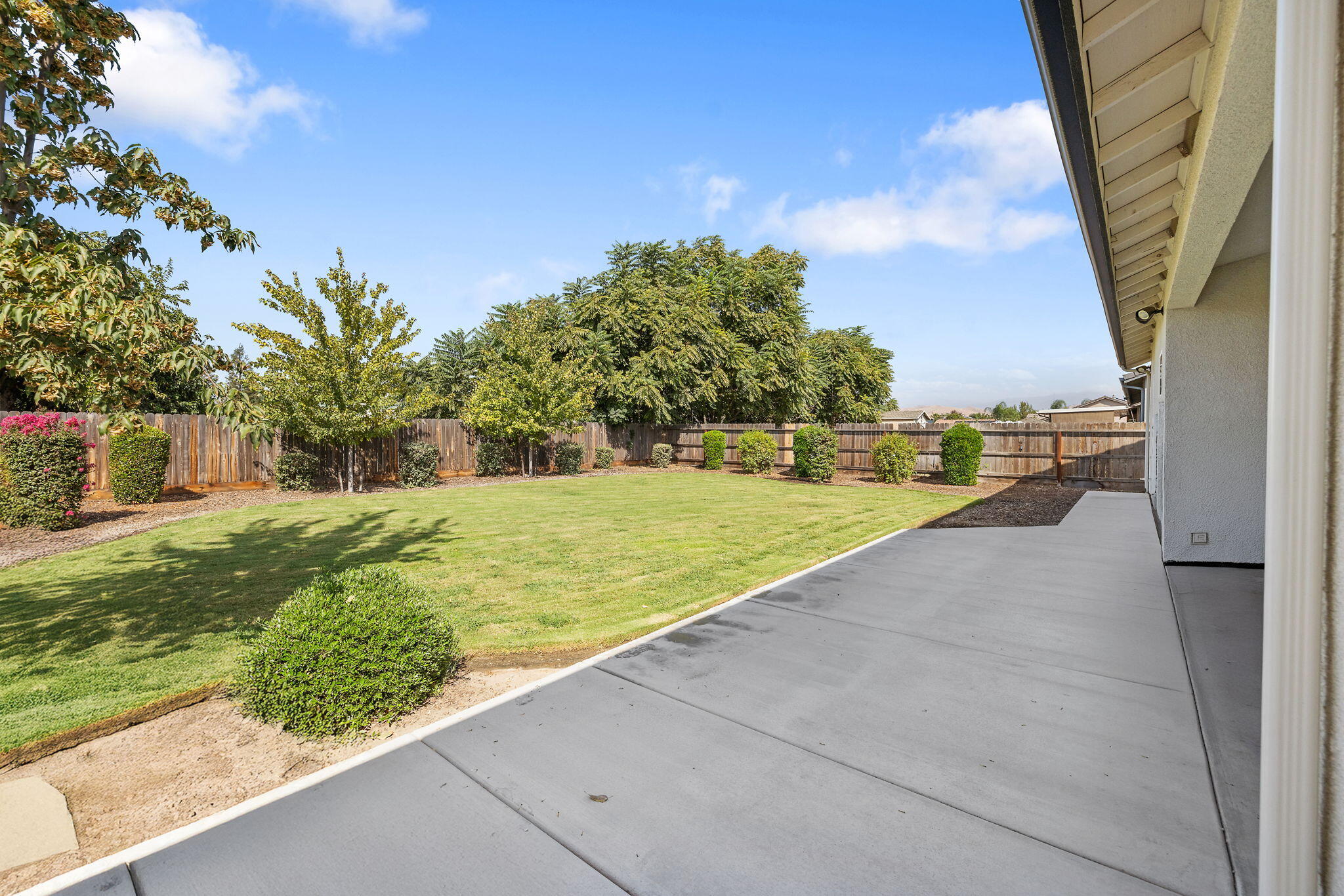 2360 W Bel Aire Ct, Porterville, CA 93257