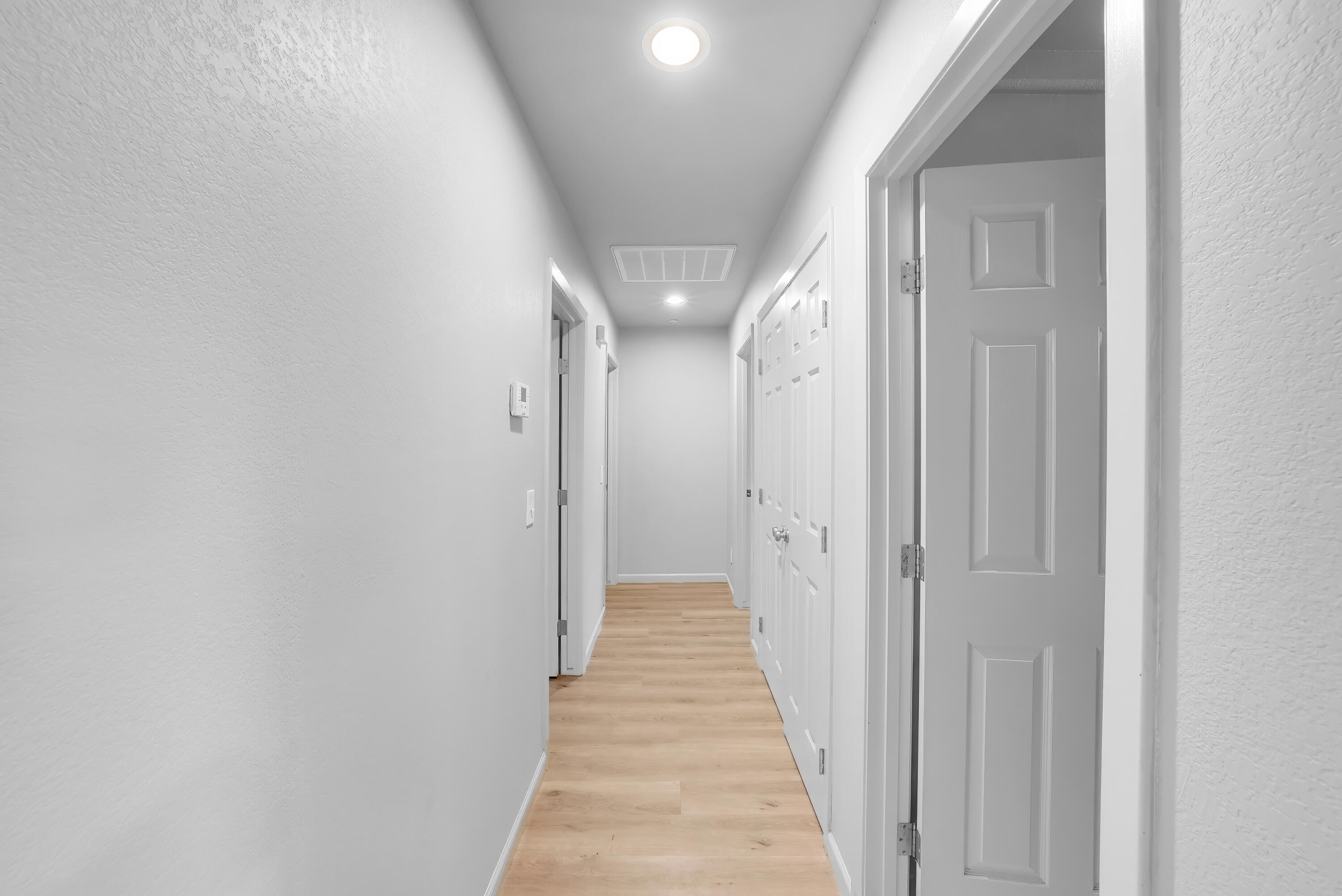 680 E Larry St, Farmersville, CA 93223