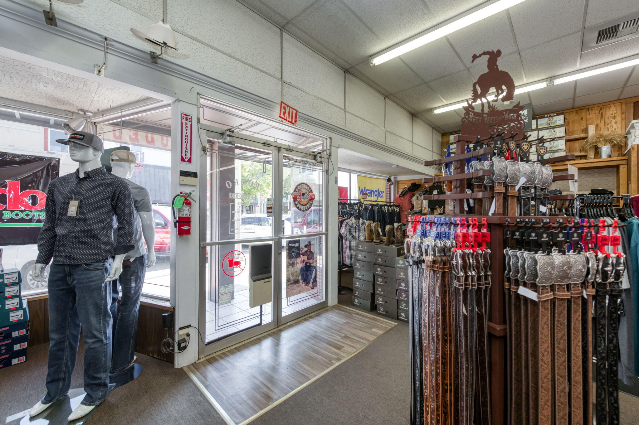 101 N L St, Dinuba, CA 93618