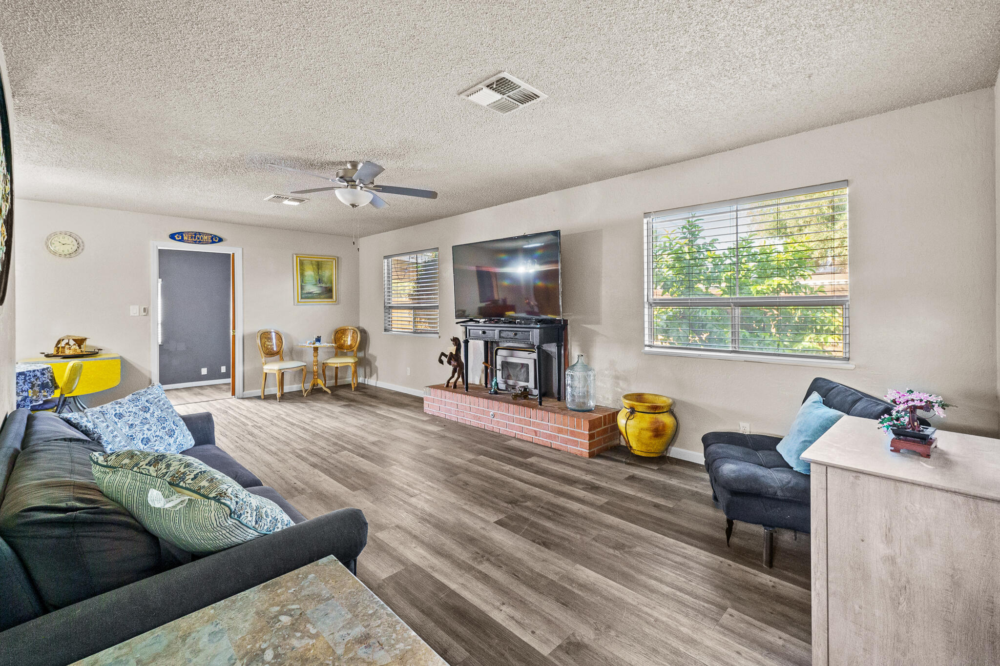 1127 S Whitney, Visalia, CA 93277