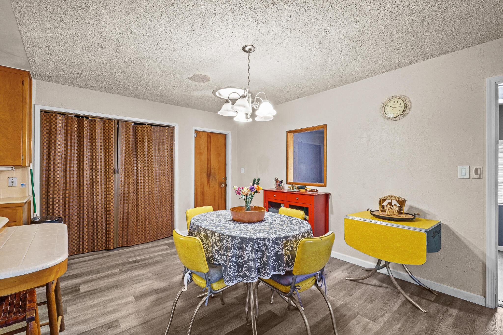 1127 S Whitney, Visalia, CA 93277