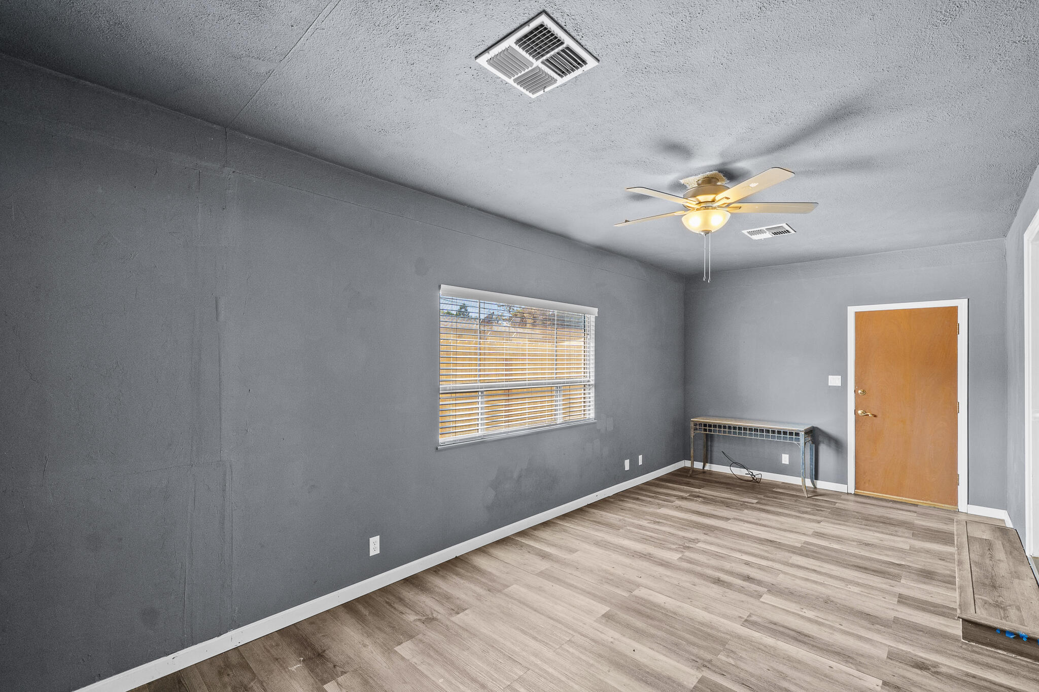 1127 S Whitney, Visalia, CA 93277