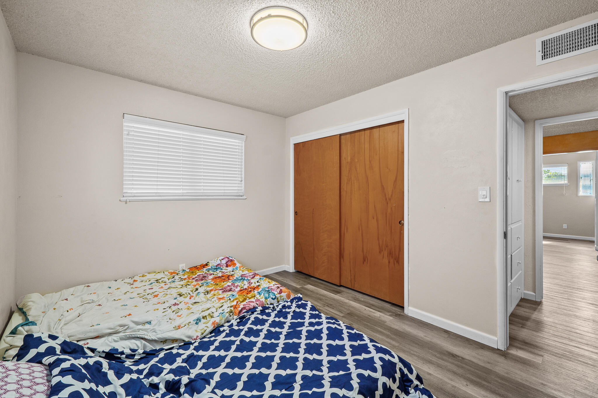 1127 S Whitney, Visalia, CA 93277