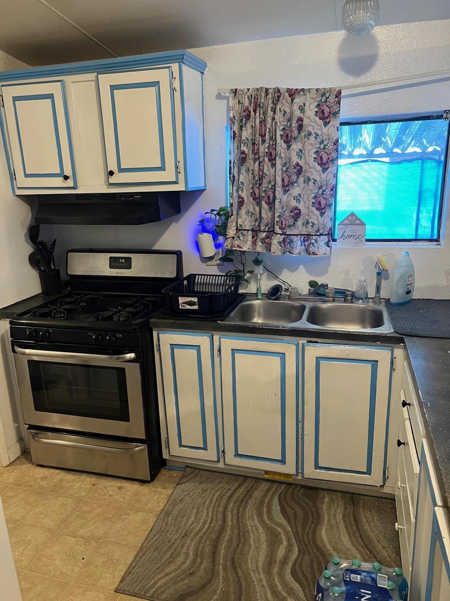 900 E Rankin Rd #5, Tulare, CA 93274