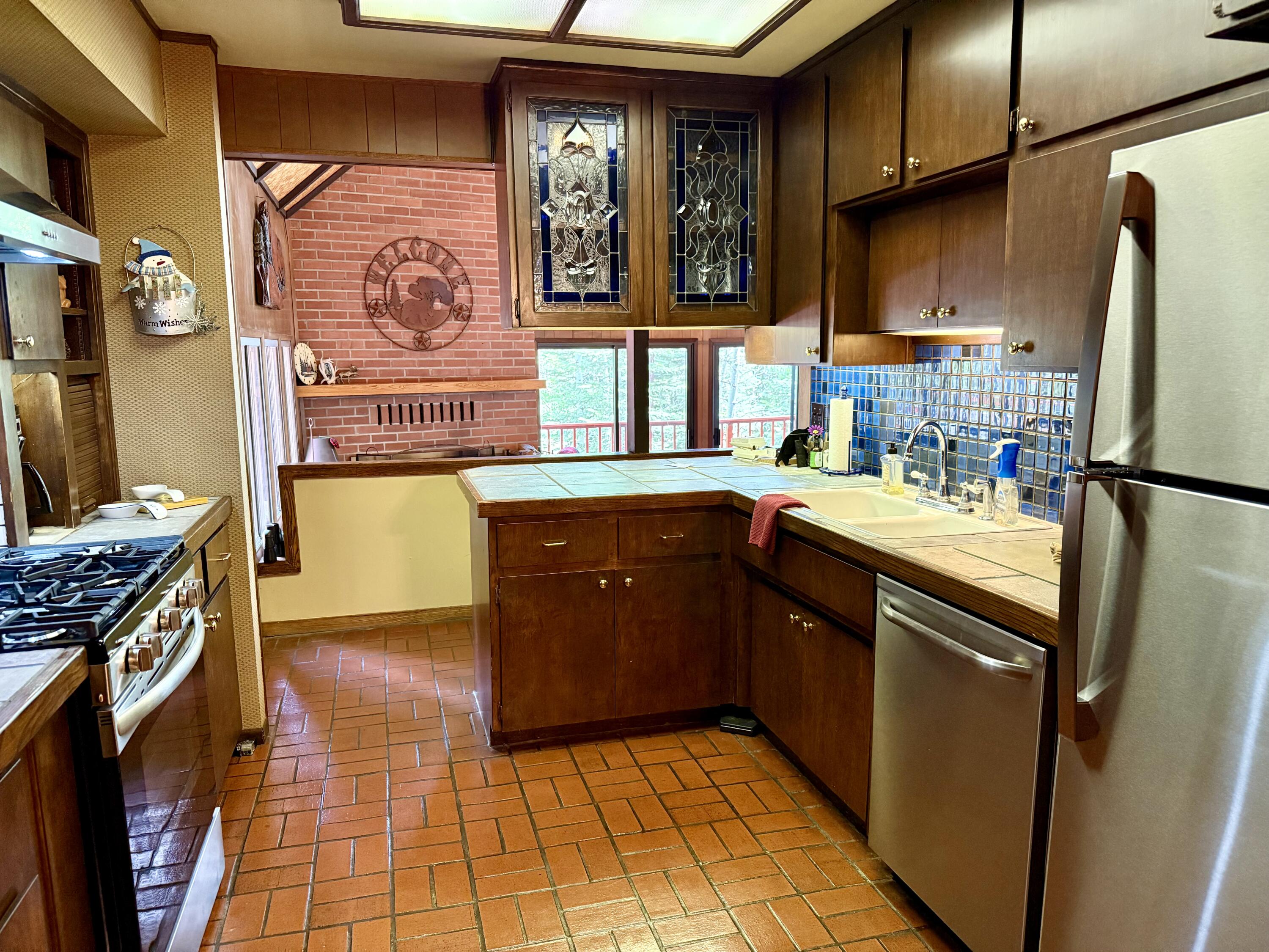 57187 Tamarack Dr, Springville, CA 93265