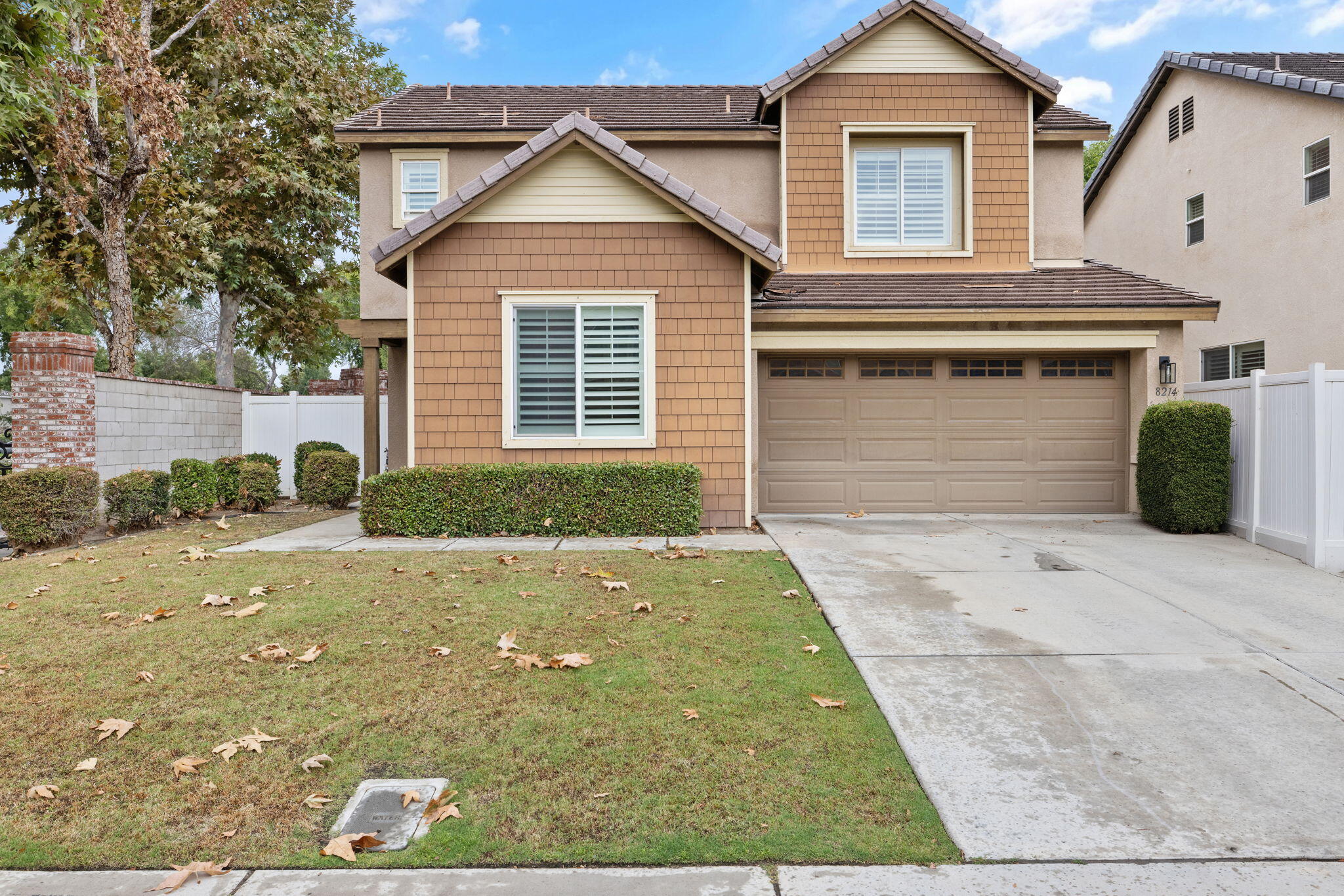 8214 Prentice Hall Dr, Bakersfield, CA 93311