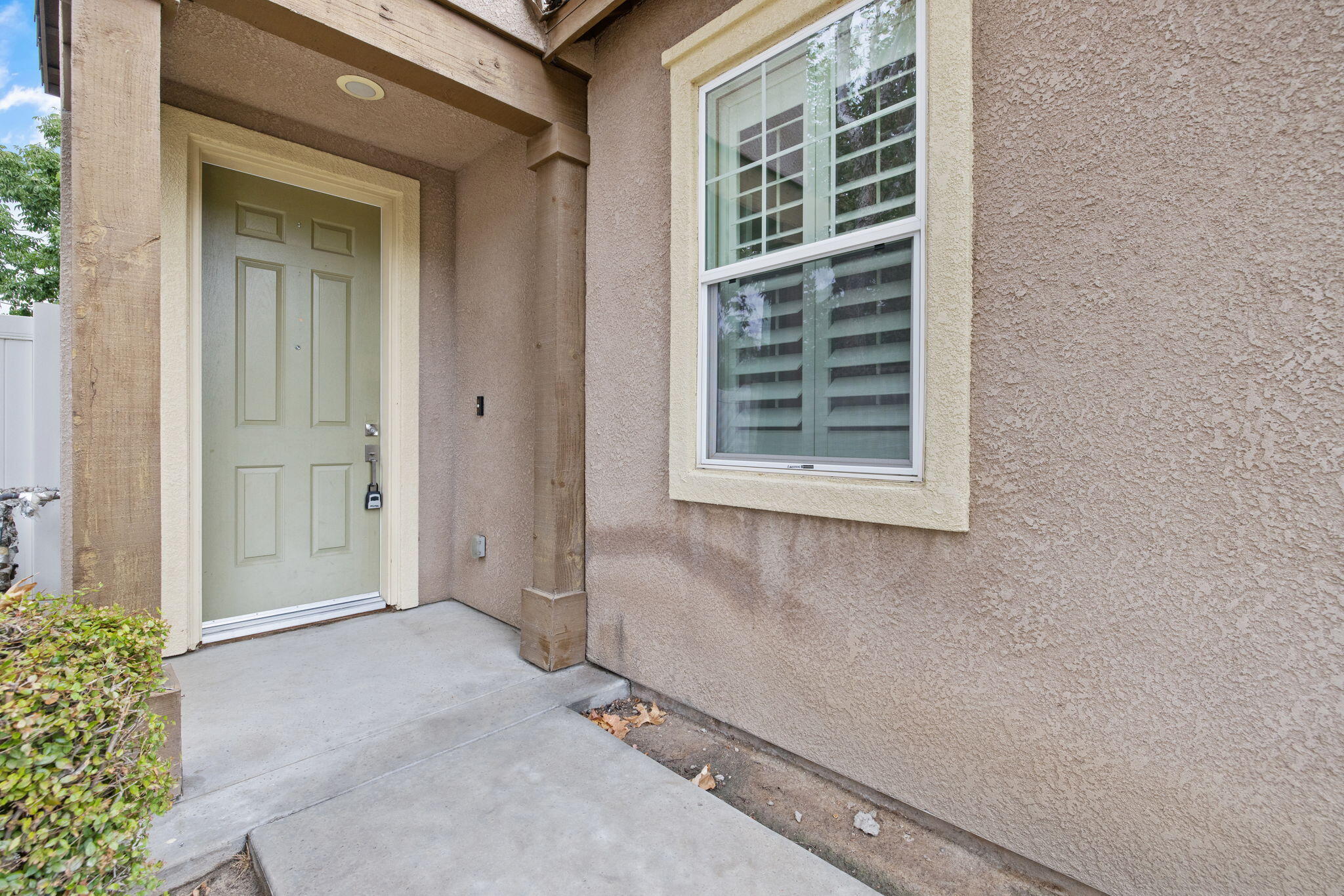 8214 Prentice Hall Dr, Bakersfield, CA 93311