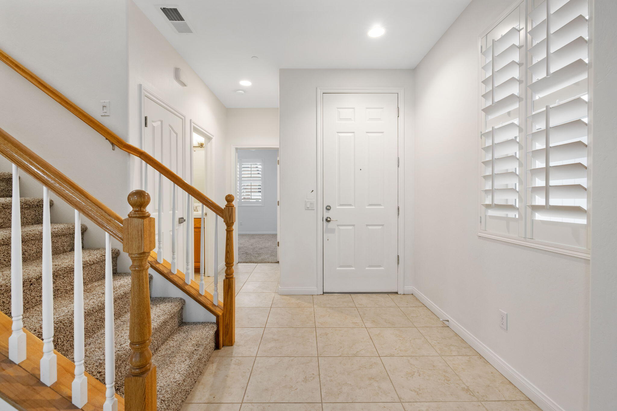 8214 Prentice Hall Dr, Bakersfield, CA 93311