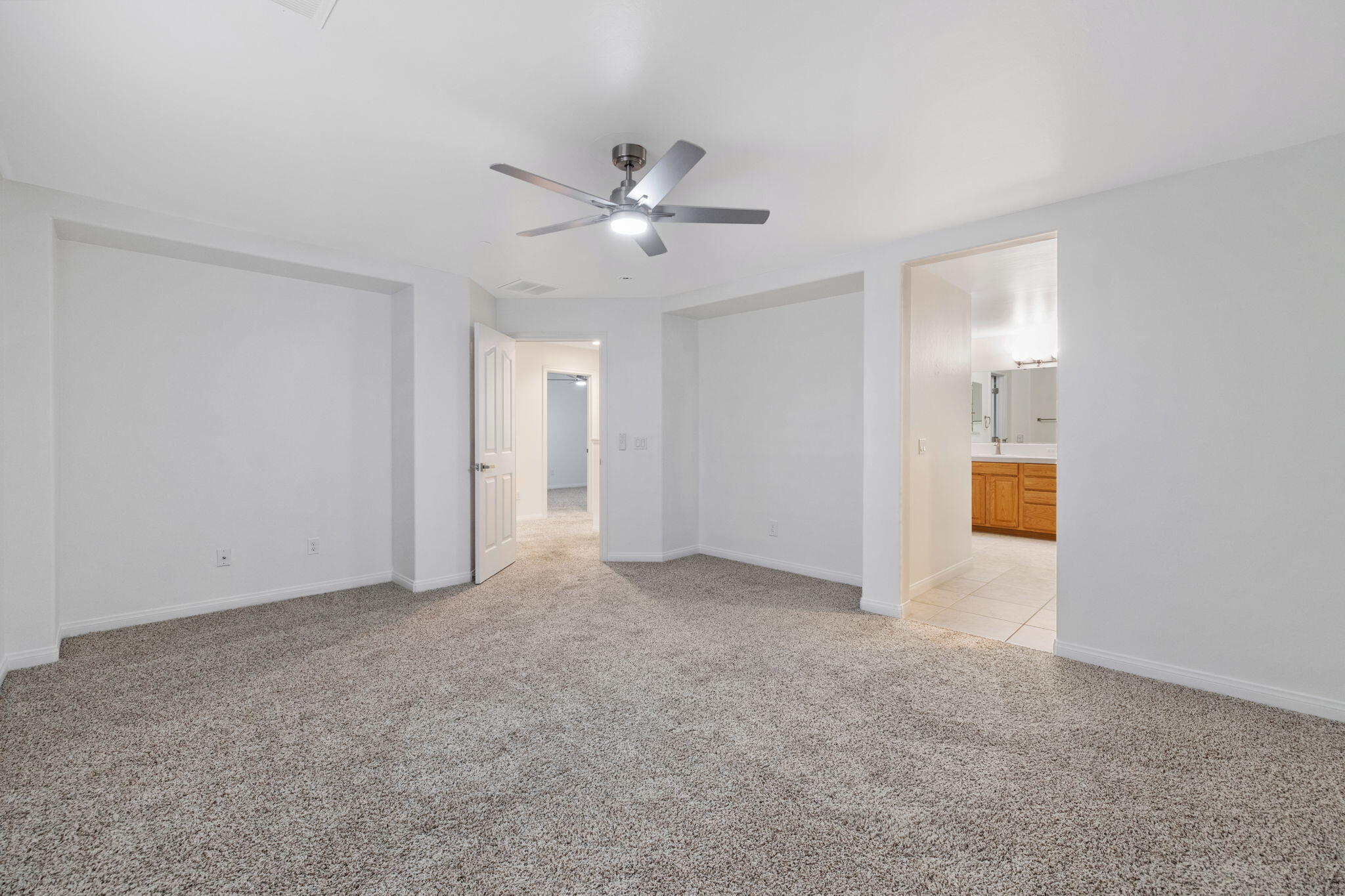 8214 Prentice Hall Dr, Bakersfield, CA 93311