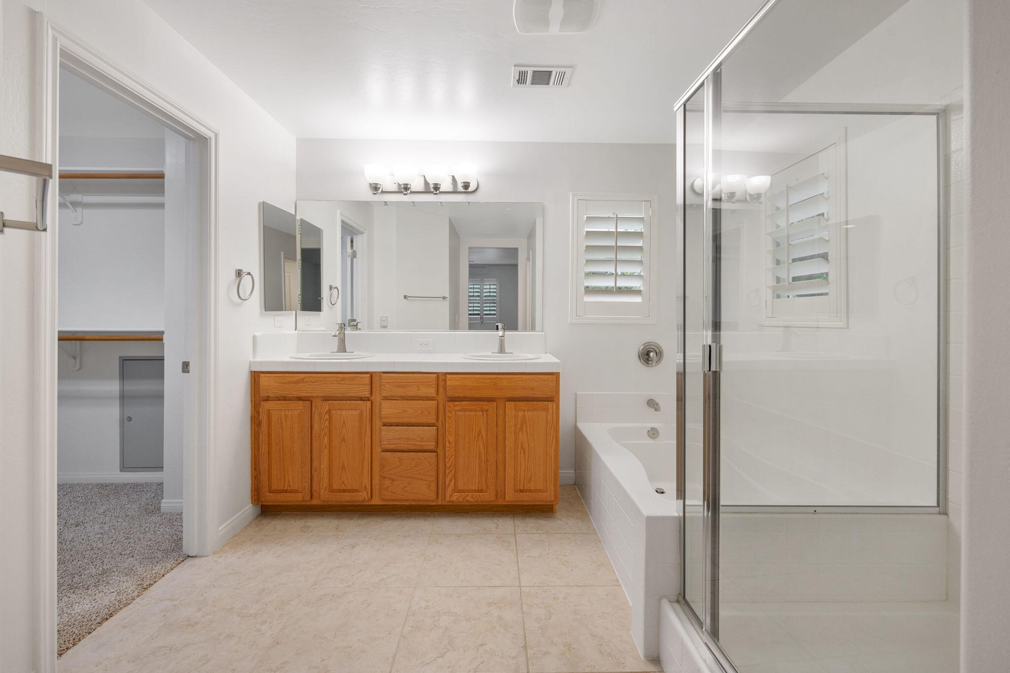 8214 Prentice Hall Dr, Bakersfield, CA 93311