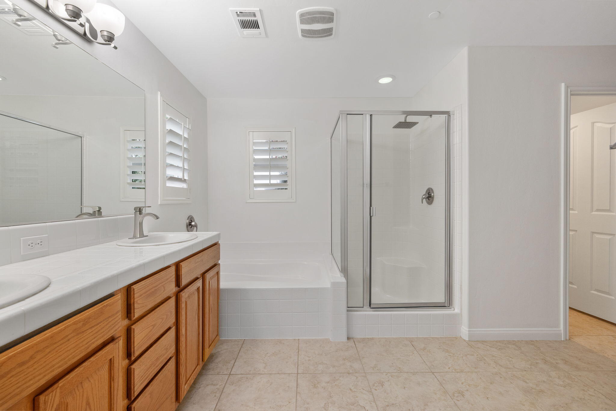 8214 Prentice Hall Dr, Bakersfield, CA 93311