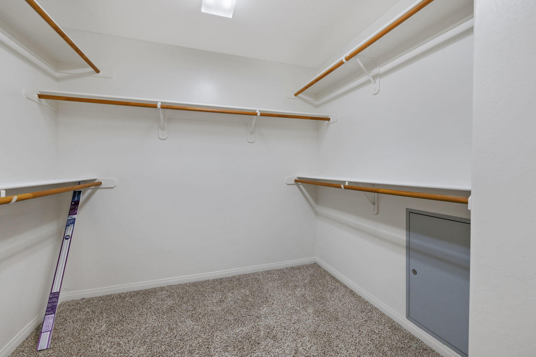 8214 Prentice Hall Dr, Bakersfield, CA 93311