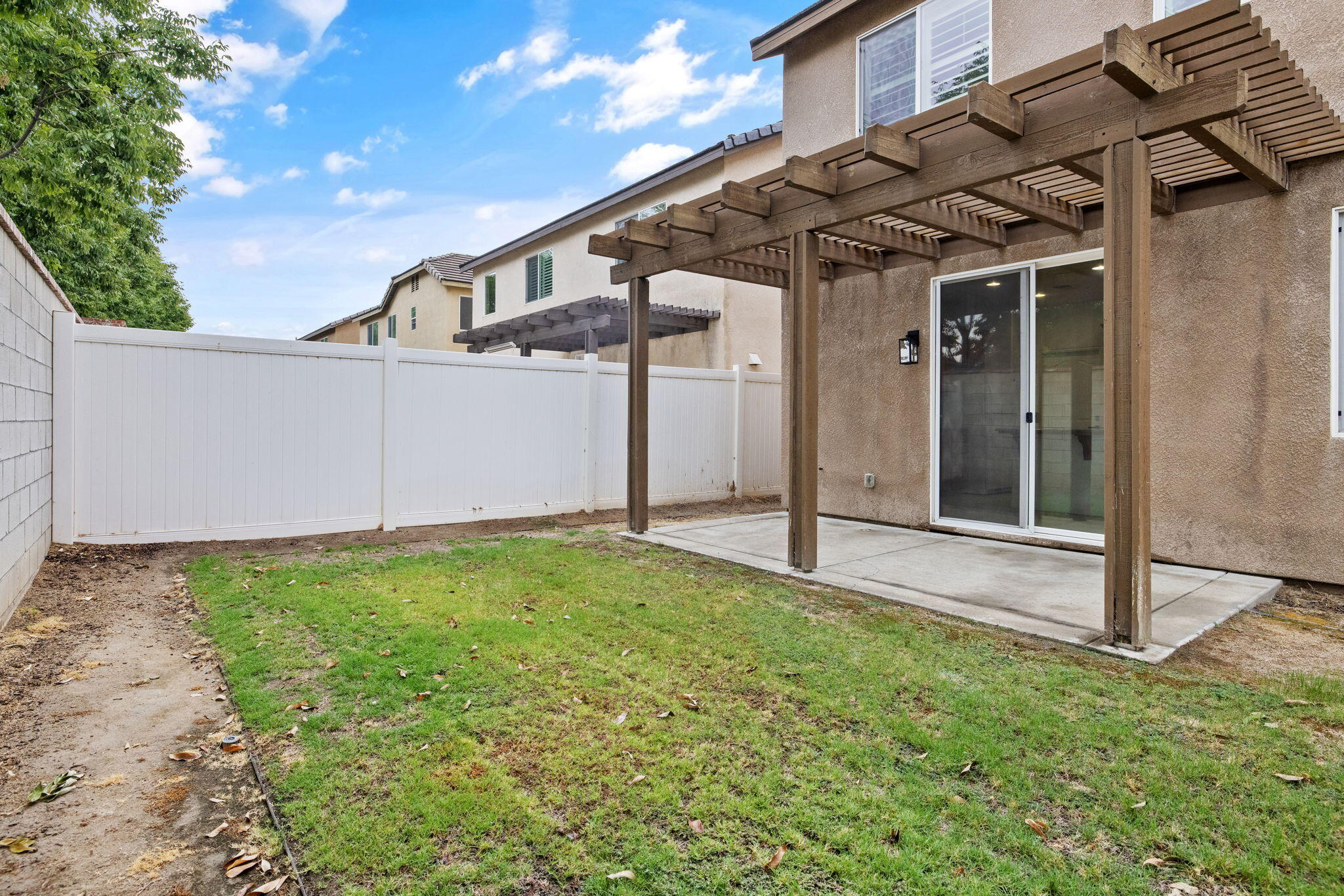 8214 Prentice Hall Dr, Bakersfield, CA 93311