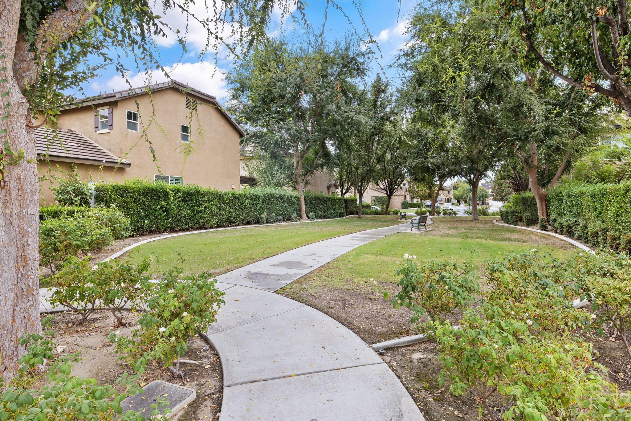 8214 Prentice Hall Dr, Bakersfield, CA 93311