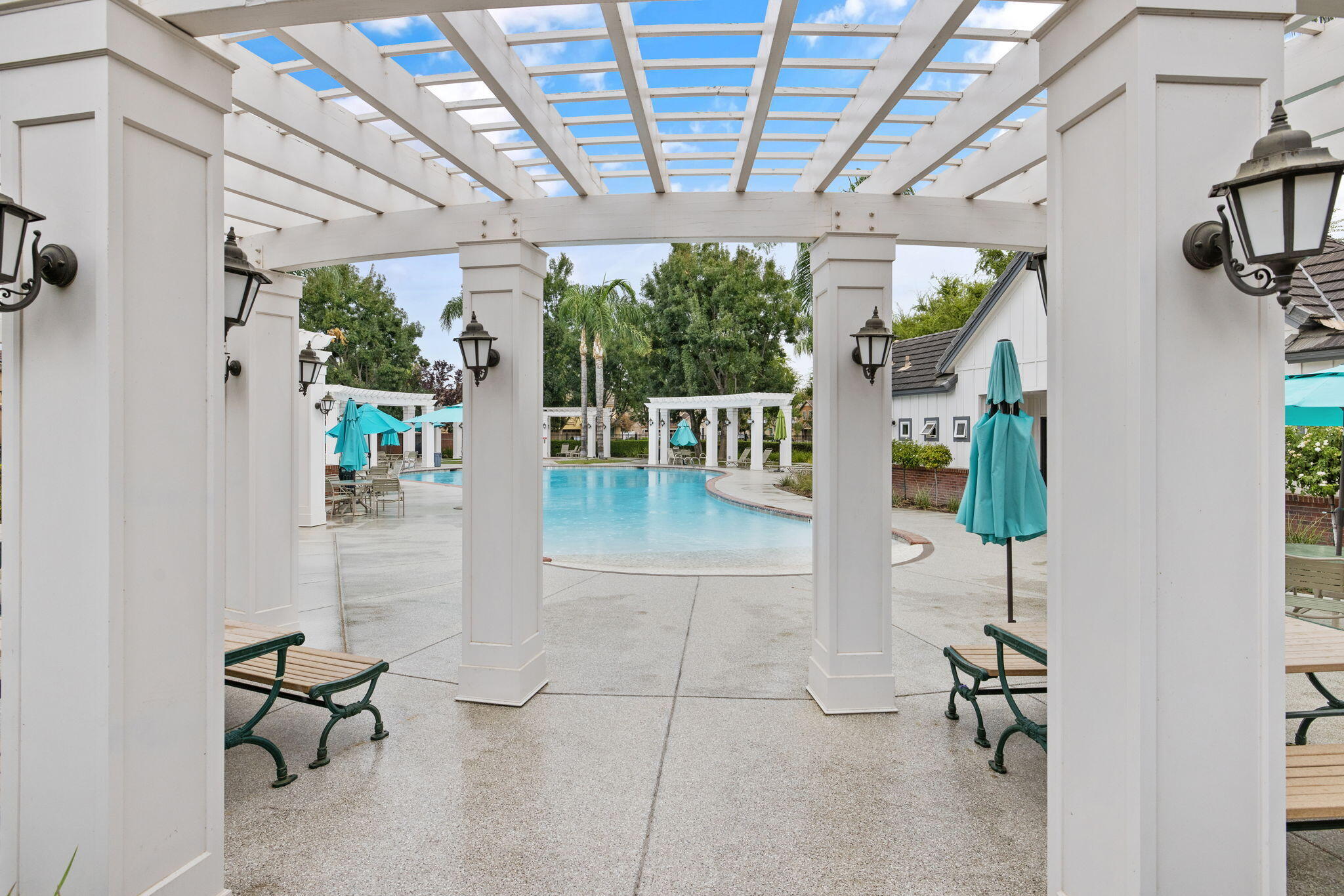 8214 Prentice Hall Dr, Bakersfield, CA 93311