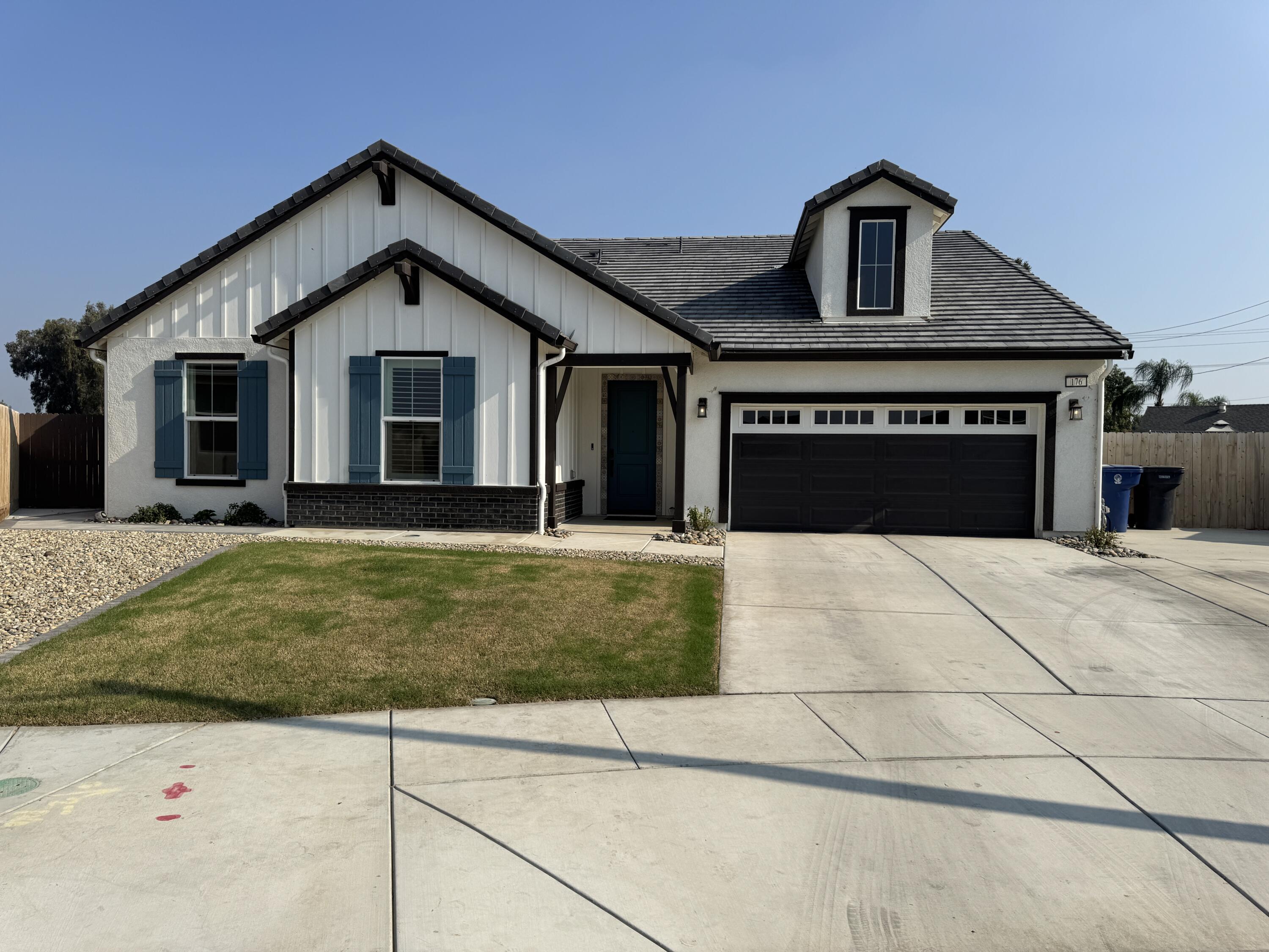 176 N Ocean Ct, Tulare, CA 93274