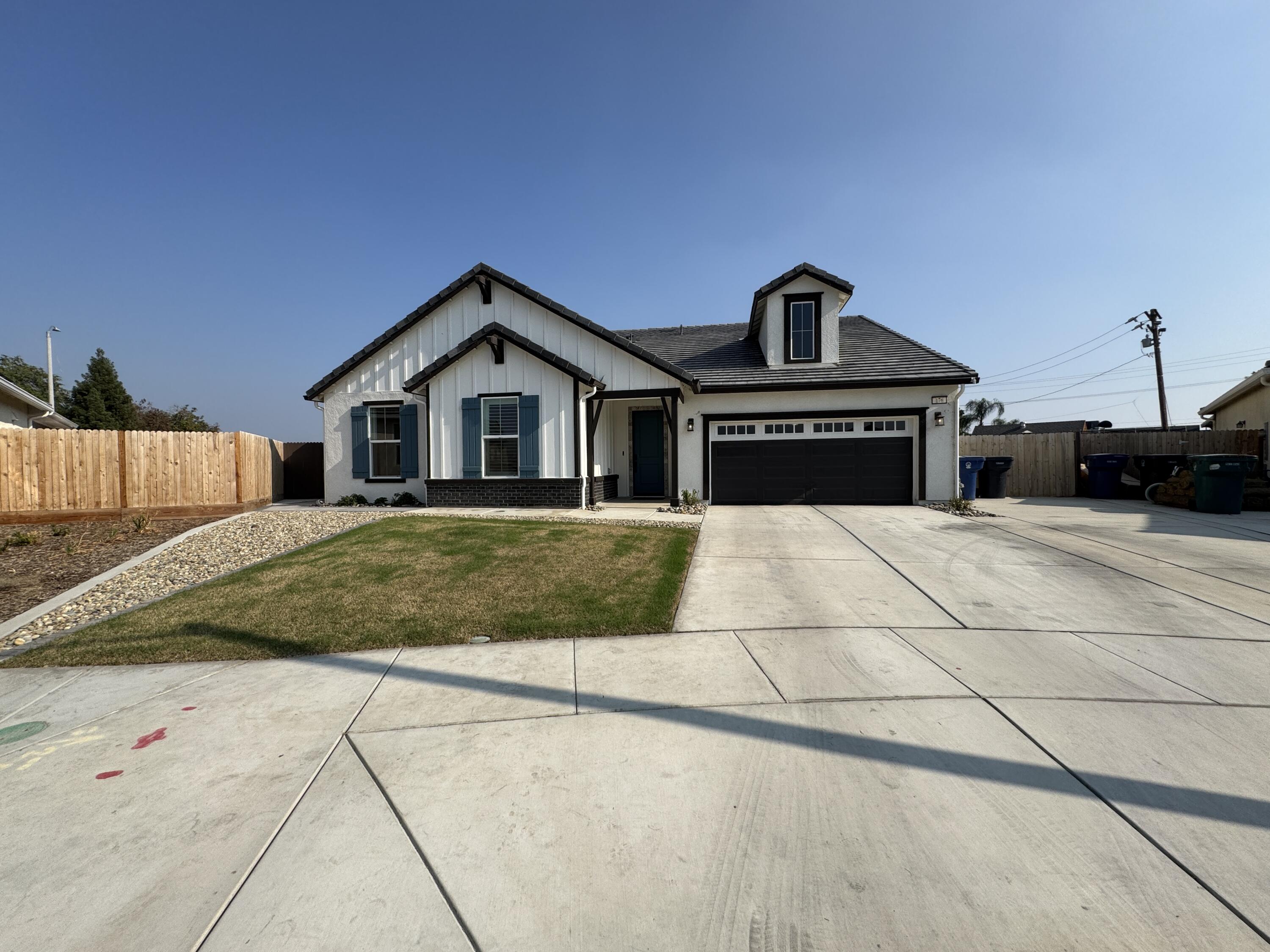 176 N Ocean Ct, Tulare, CA 93274