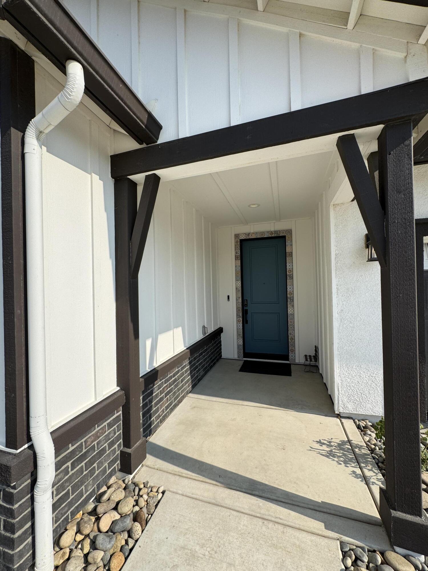 176 N Ocean Ct, Tulare, CA 93274