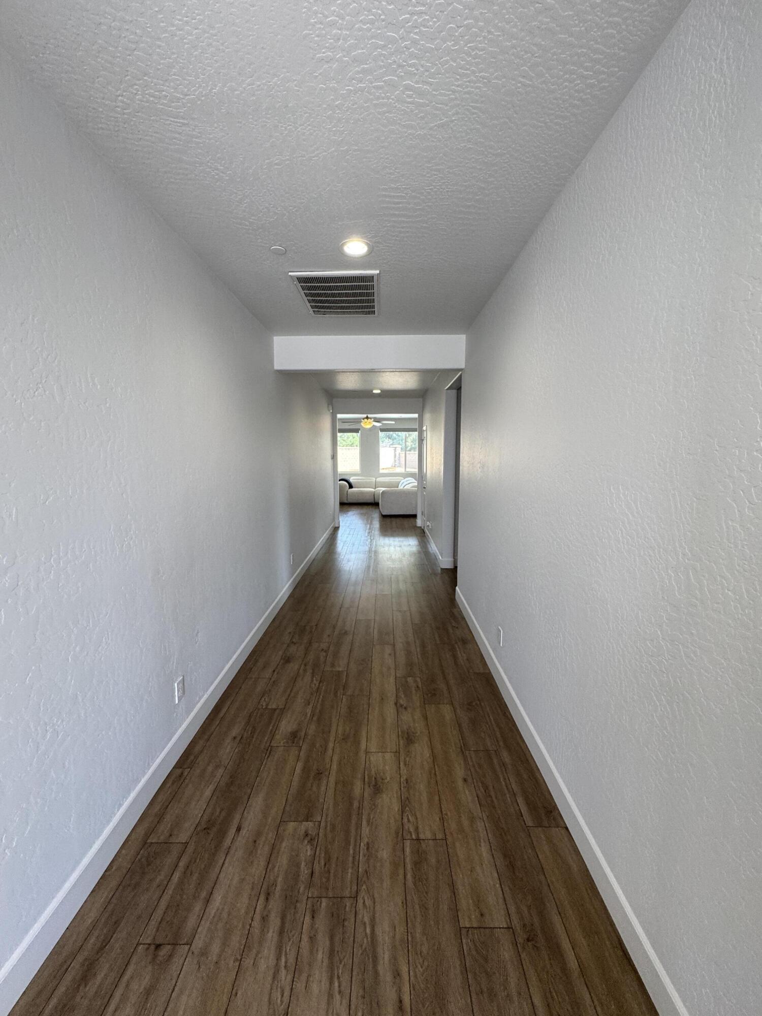 176 N Ocean Ct, Tulare, CA 93274